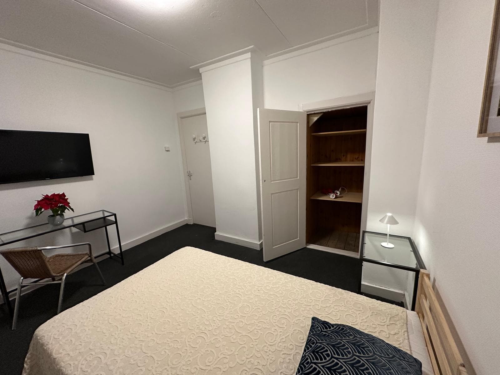 show all photos of Vijverstraat