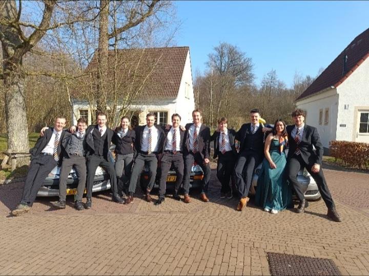 show all photos of Calslaan