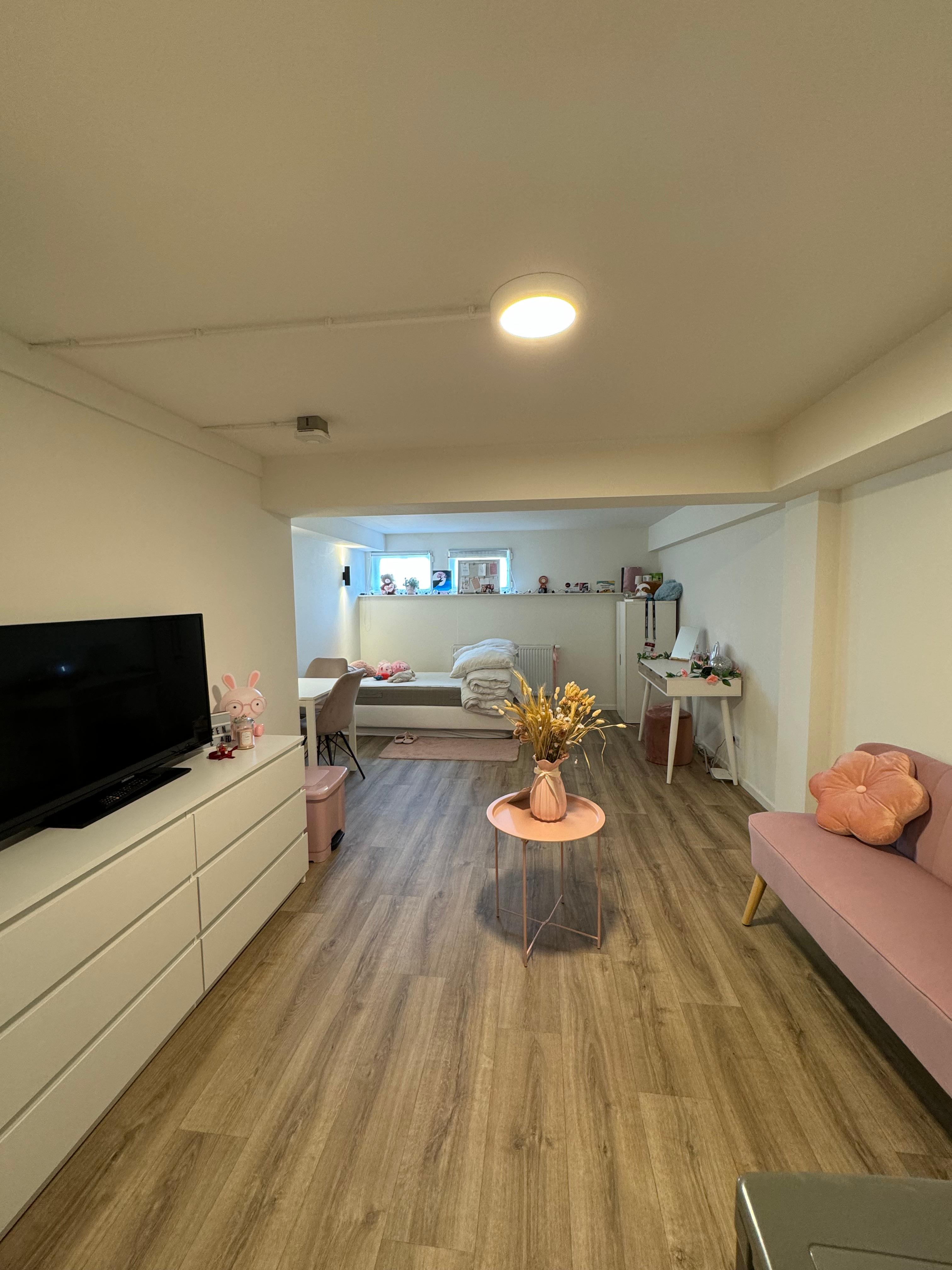 show all photos of Trans