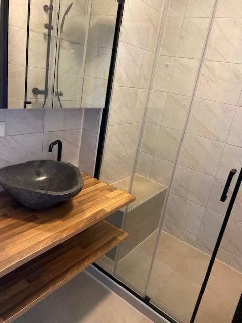 show all photos of Duivelandselaan