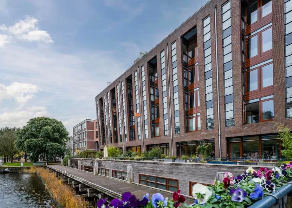 show all photos of Bickerswerf