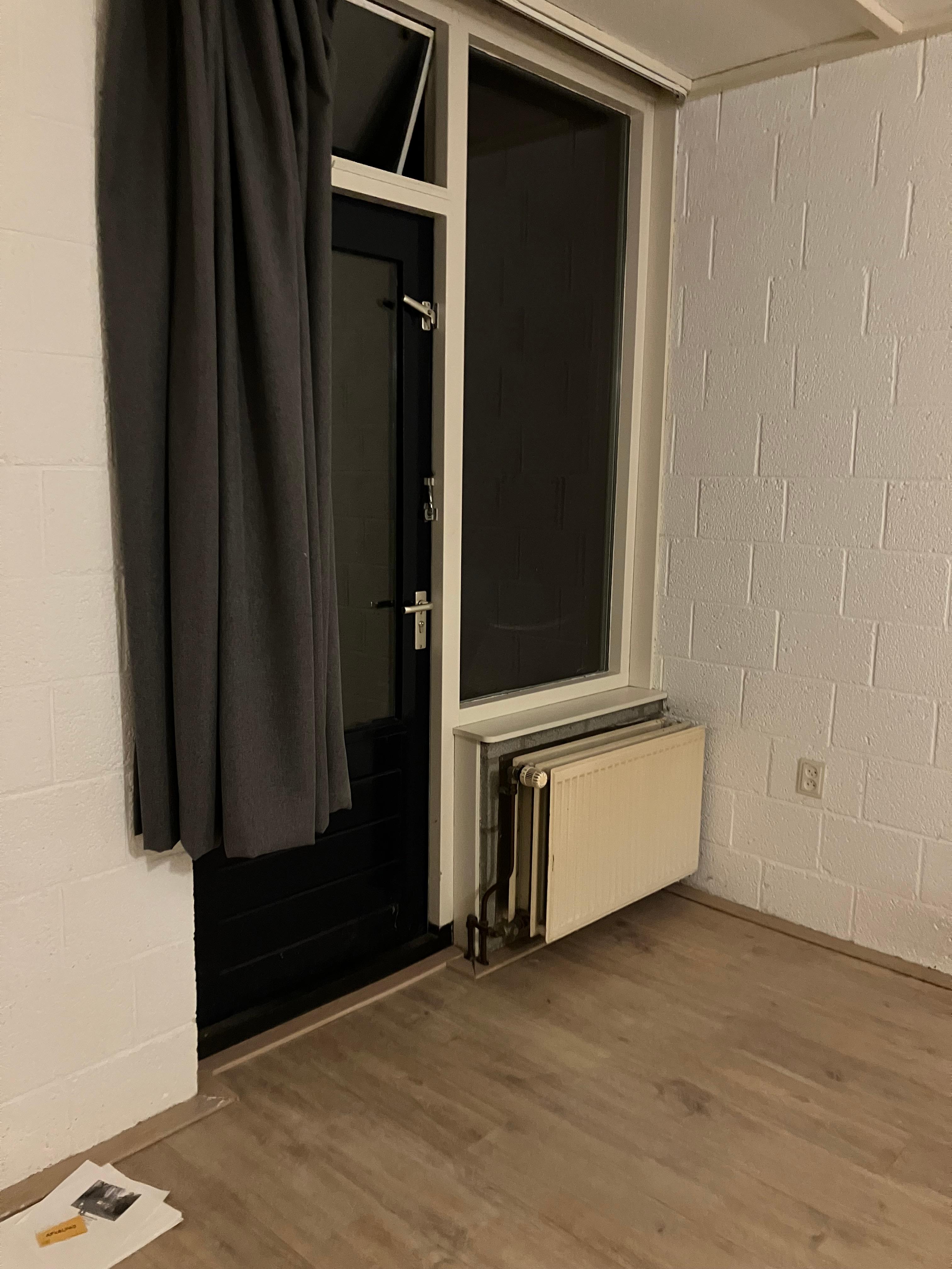 show all photos of Onstein