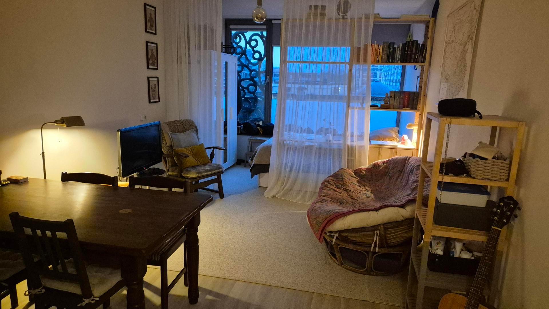 show all photos of August Allebeplein