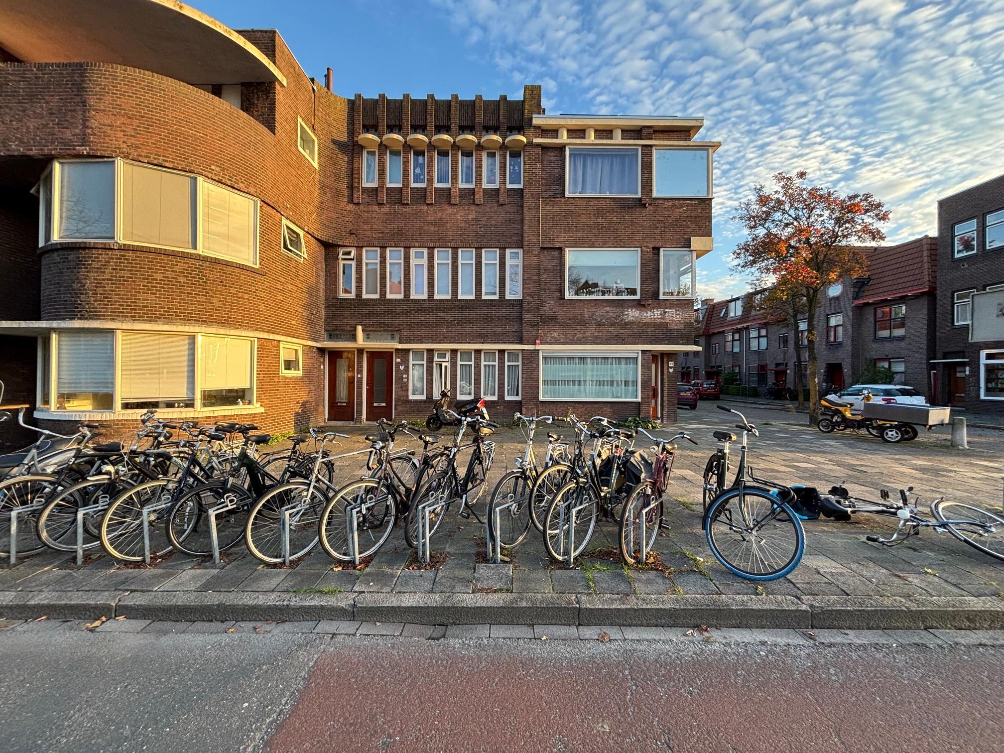 show all photos of Korreweg