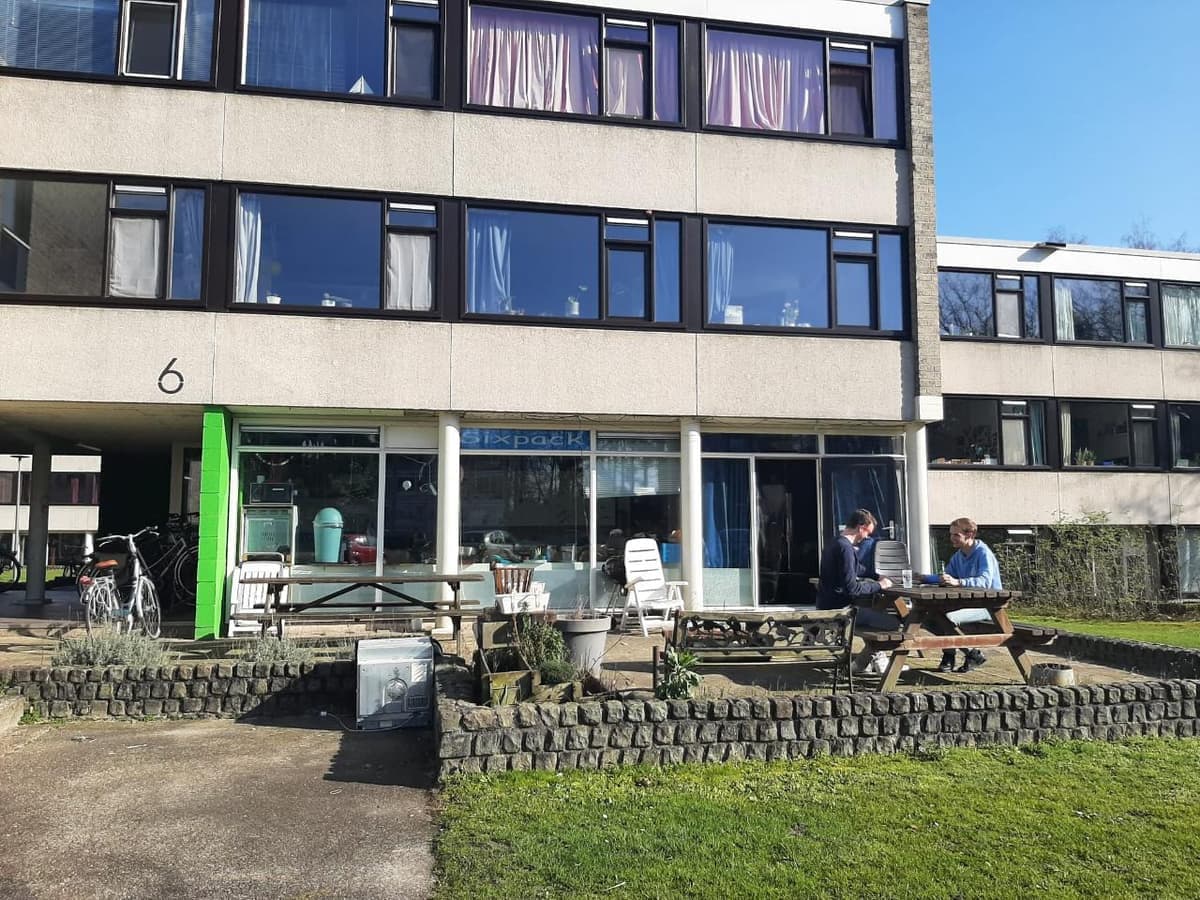 show all photos of Calslaan