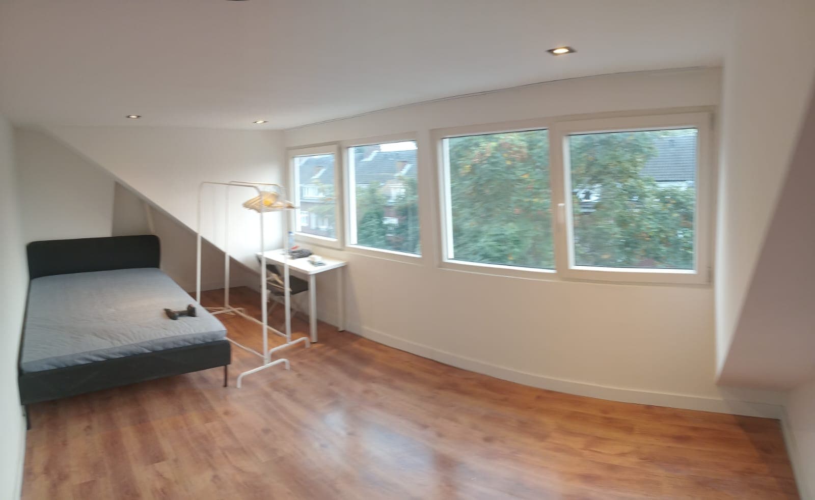 show all photos of Franselaan