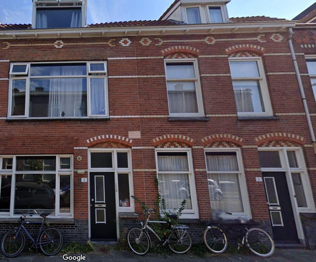 show all photos of M.P. Lindostraat