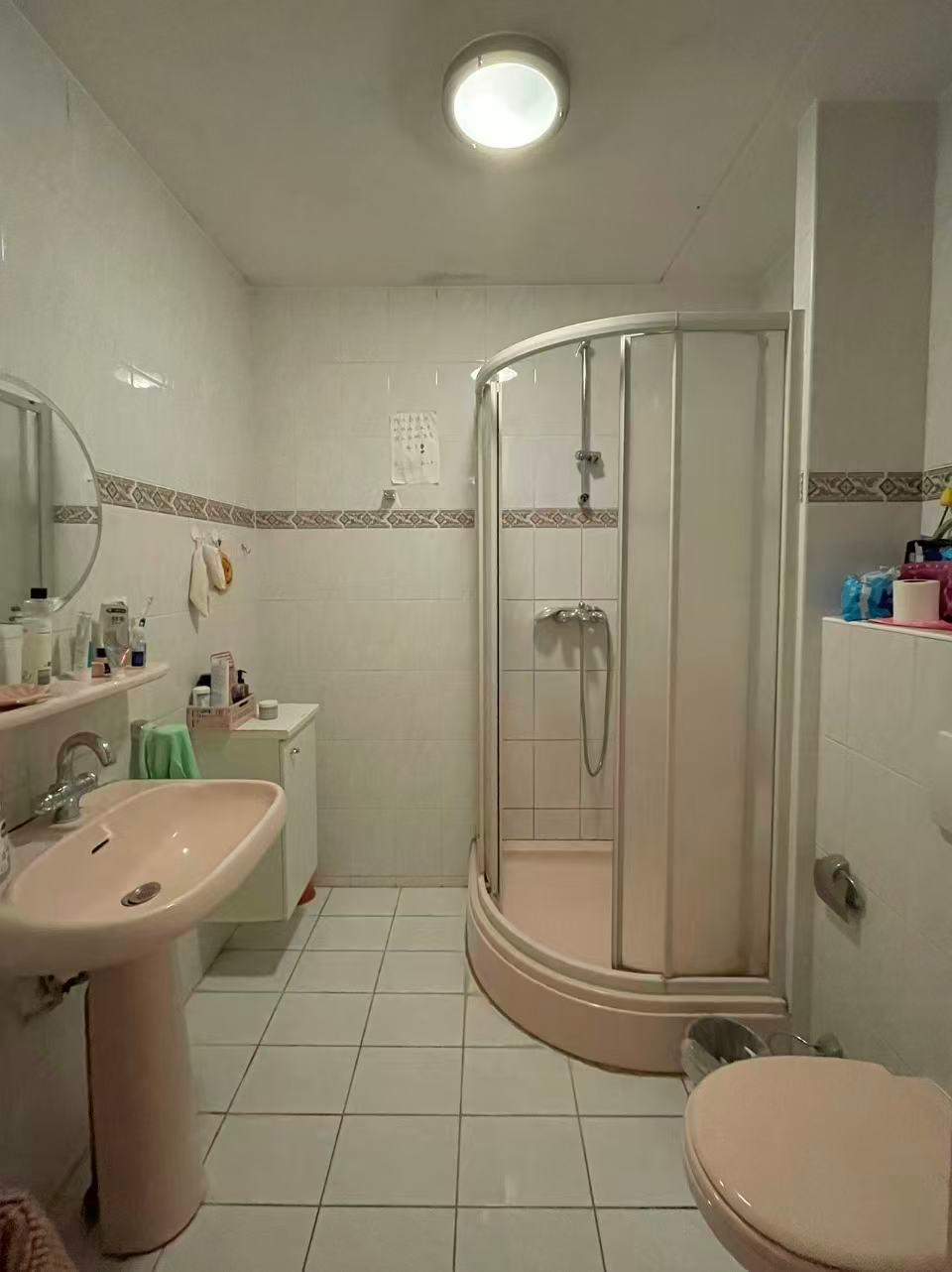 show all photos of Weena