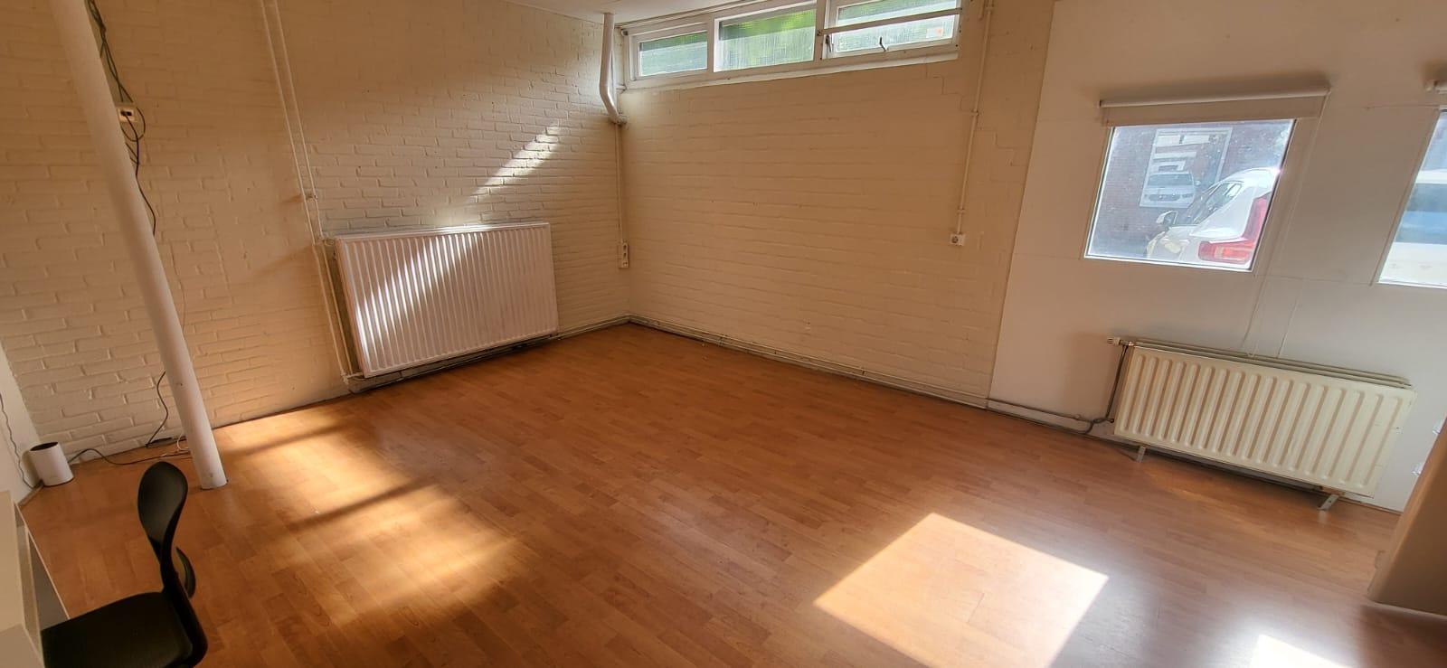 show all photos of Van Hogendorpsteeg