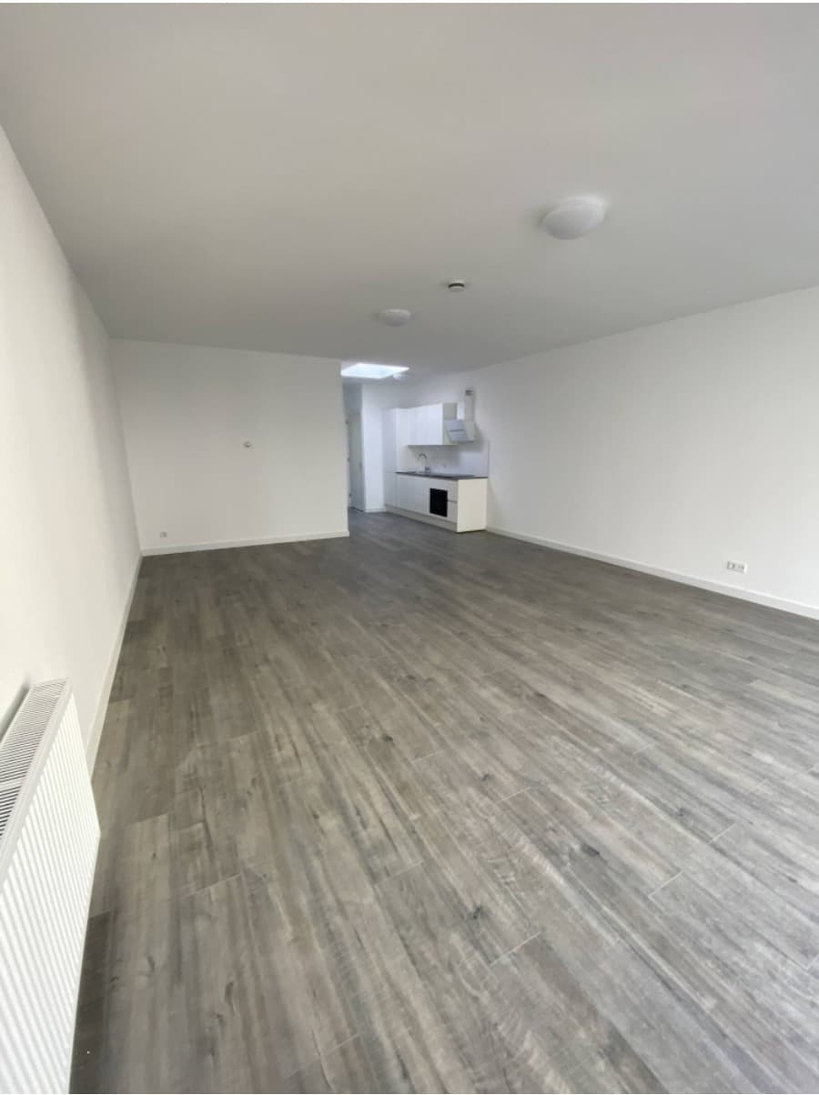 show all photos of Oranjestraat