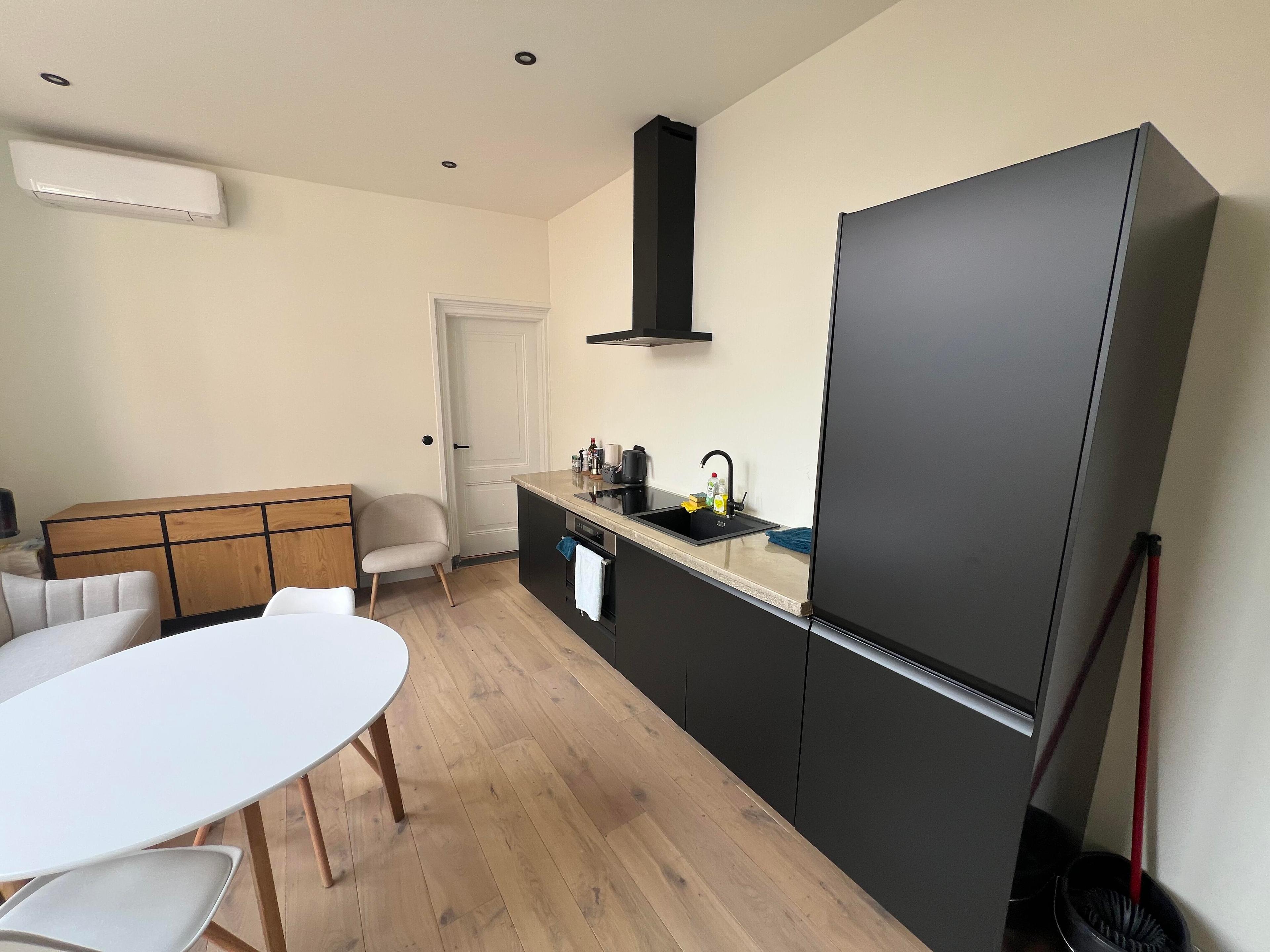 show all photos of Noordeinde