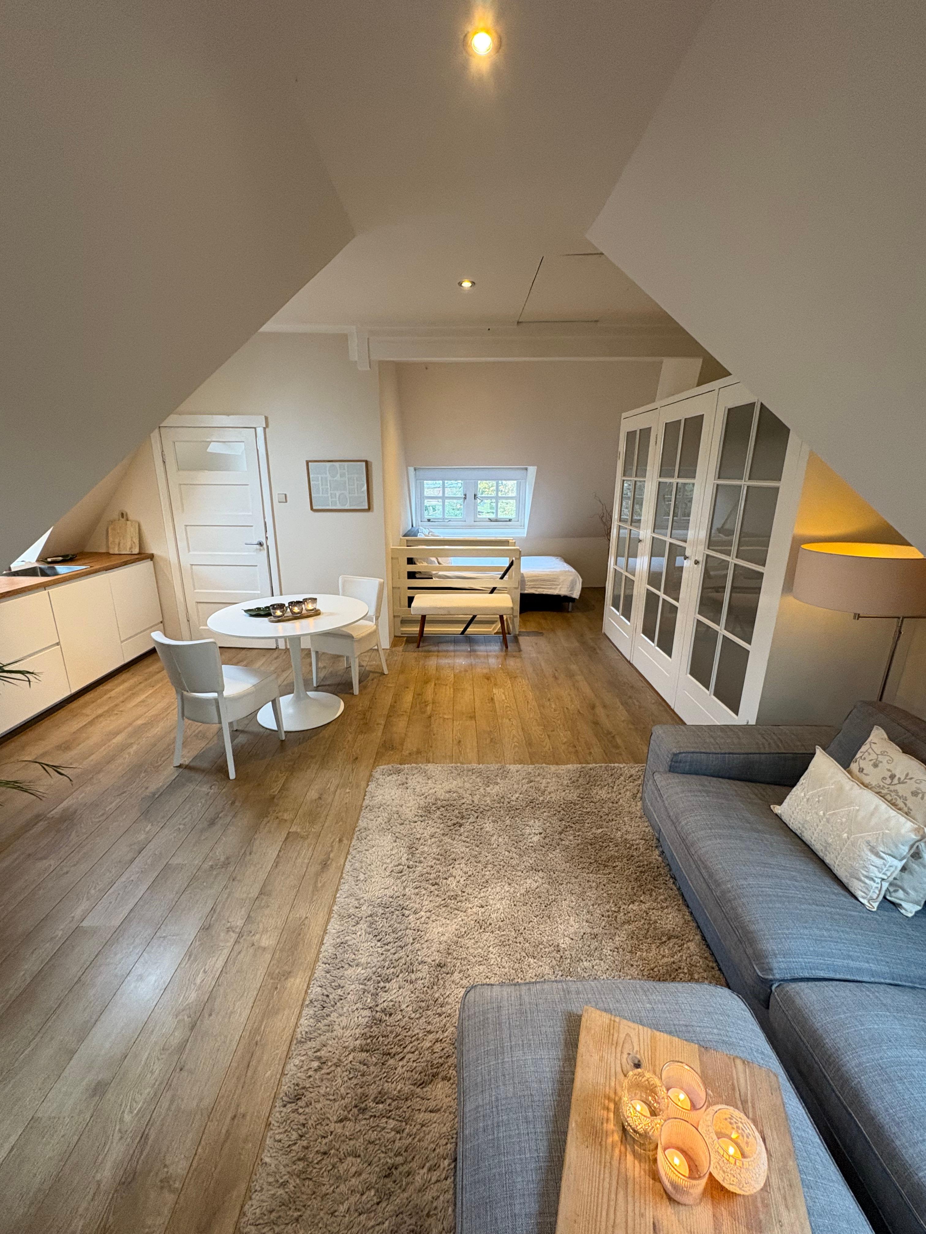 show all photos of Prins Bernhardlaan