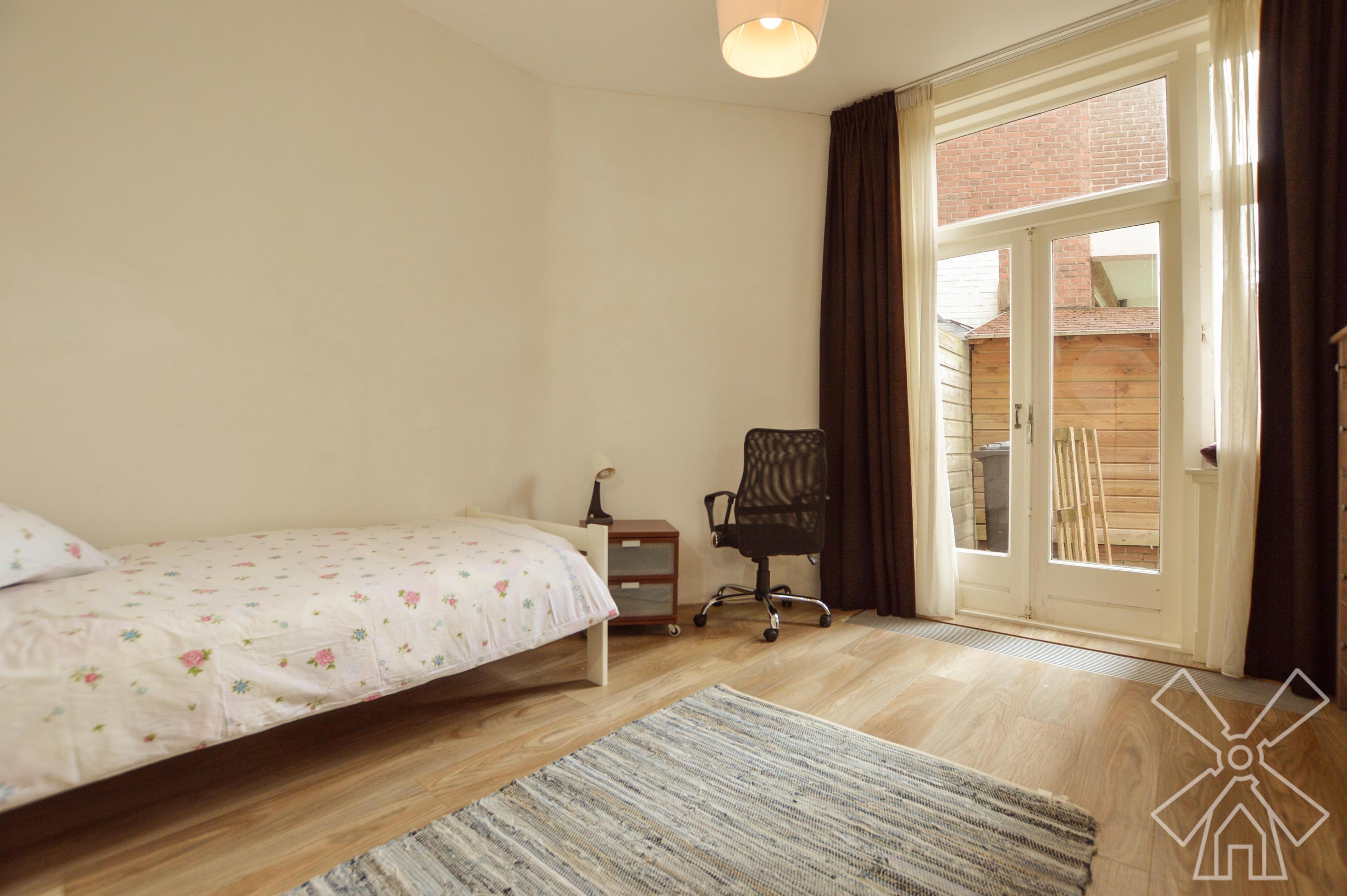 show all photos of Laan van Nieuw Oosteinde