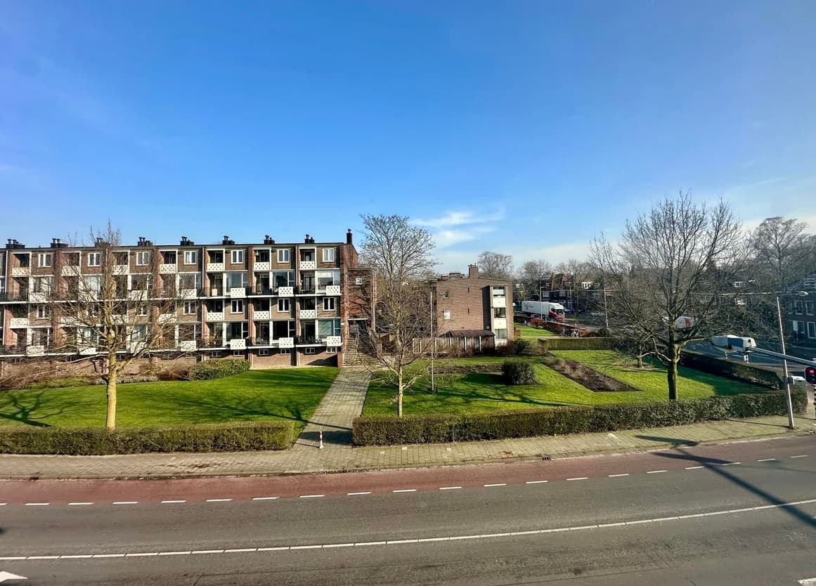 show all photos of Oldenzaalsestraat