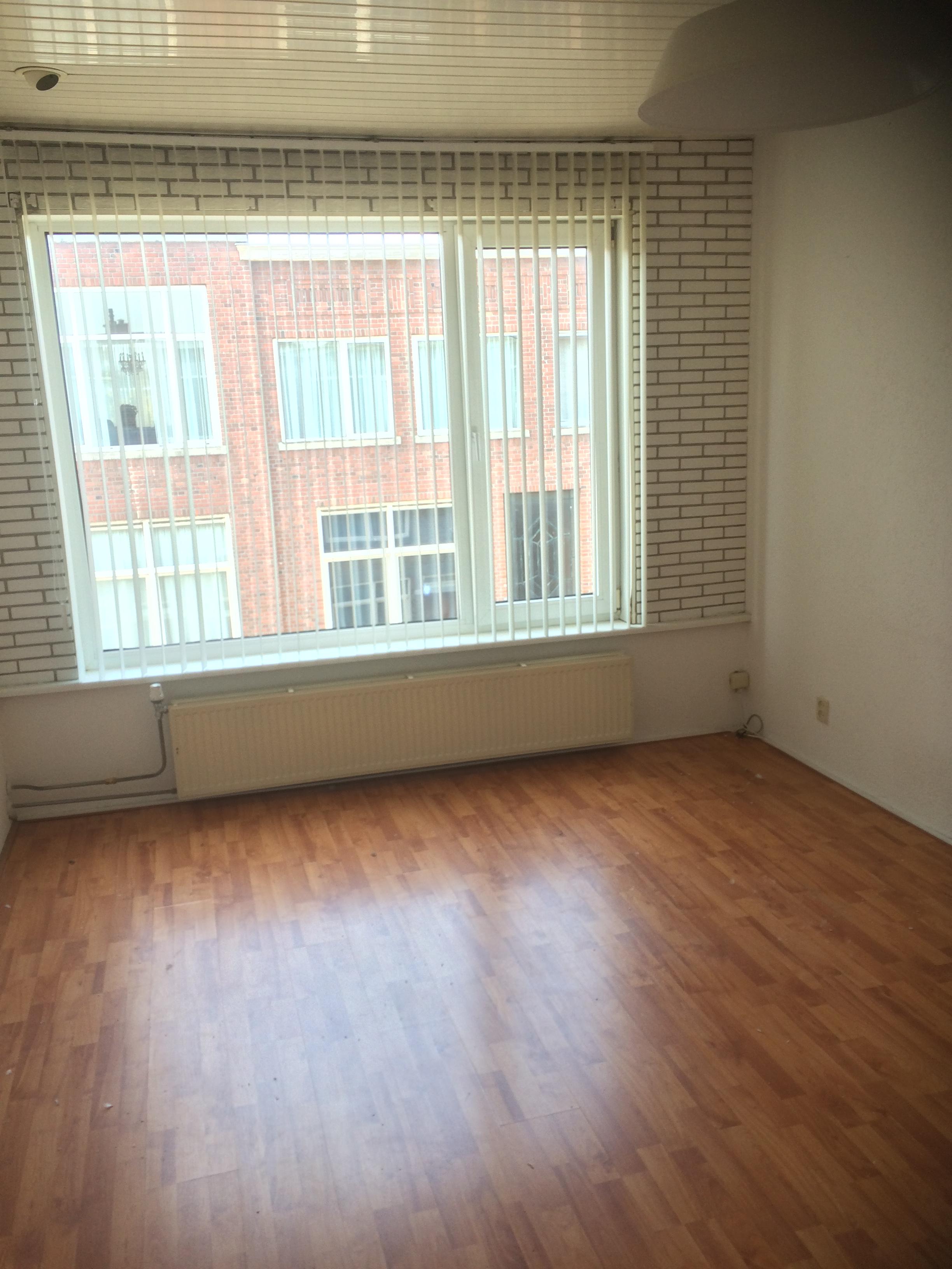 show all photos of Maystraat