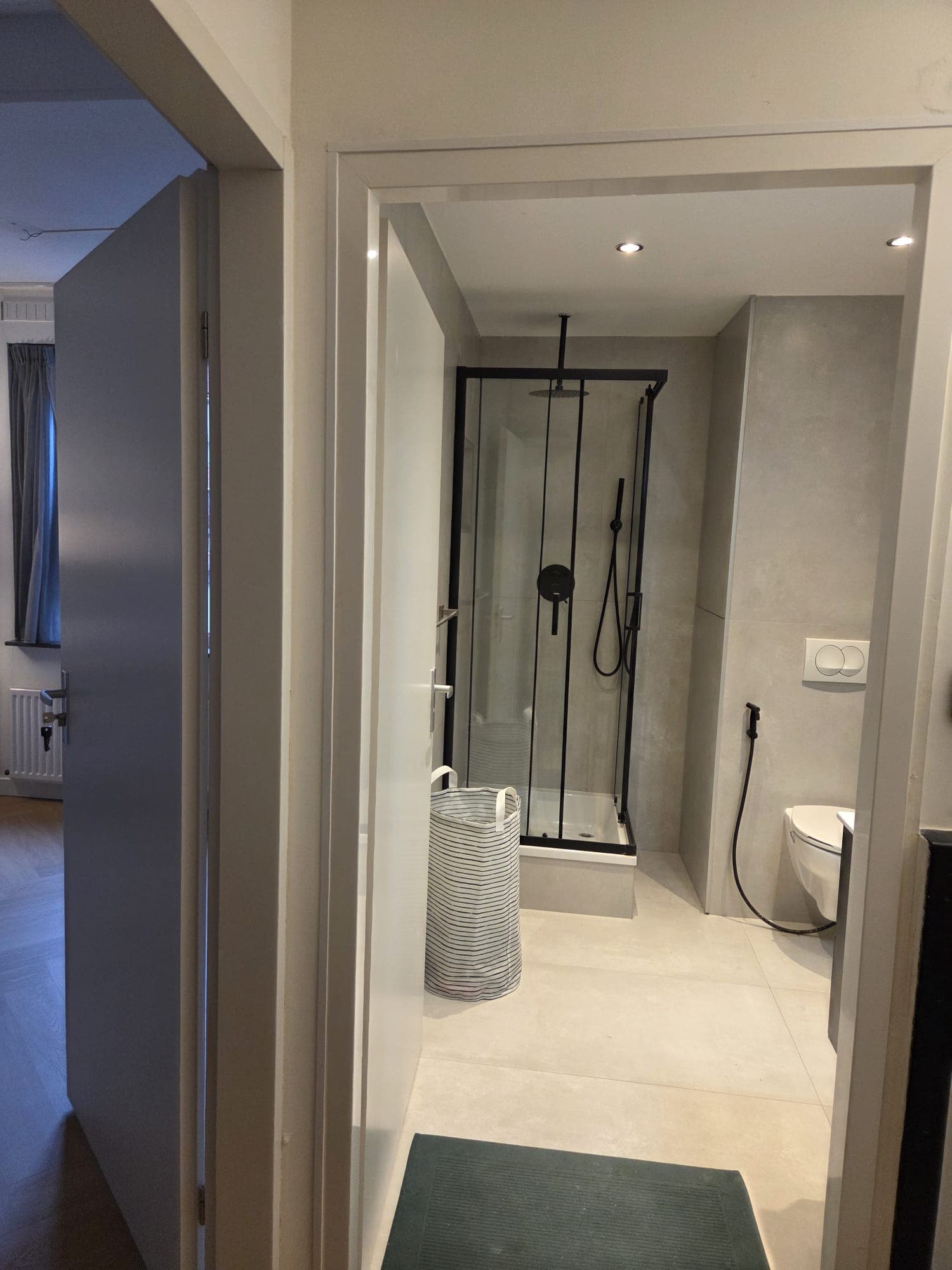 show all photos of Claus van Amsbergstraat