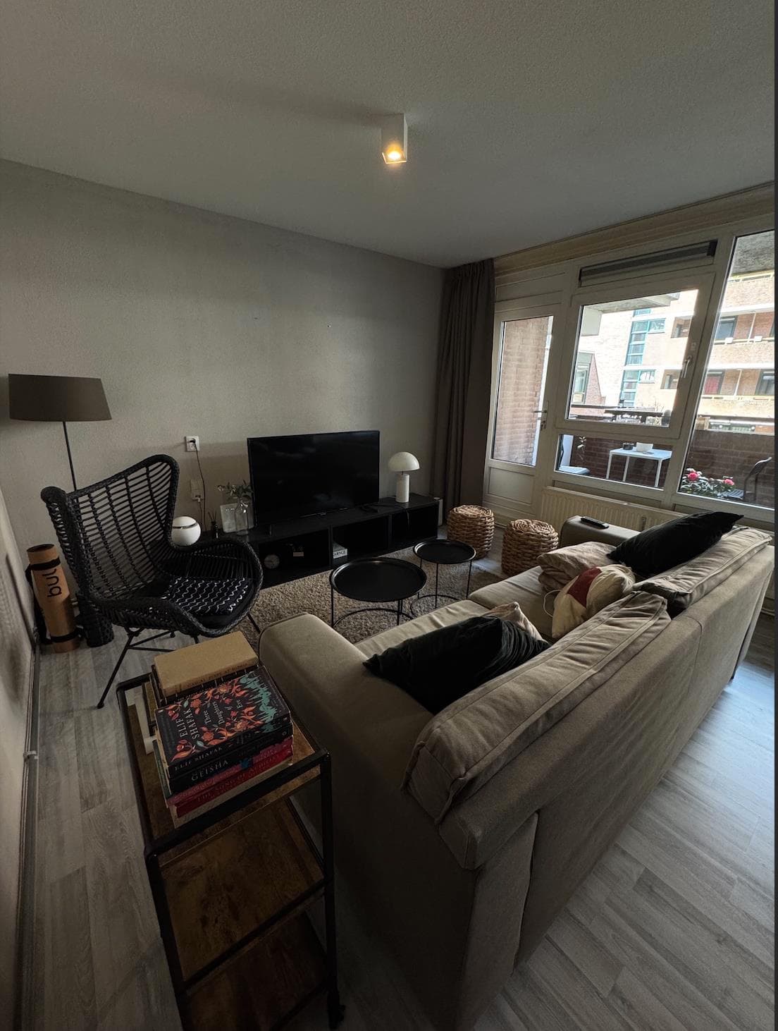 show all photos of Blaak