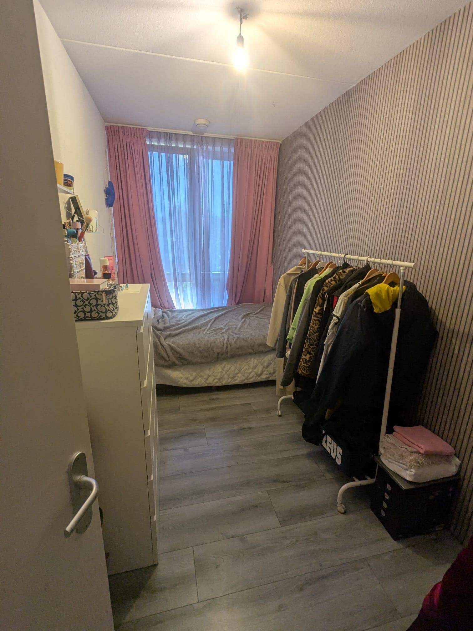 show all photos of Hoekenes