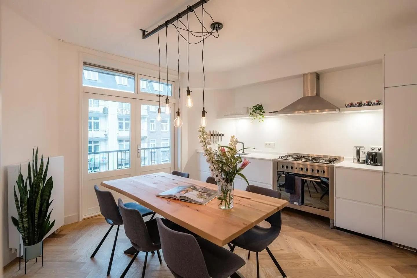 show all photos of Deurloostraat