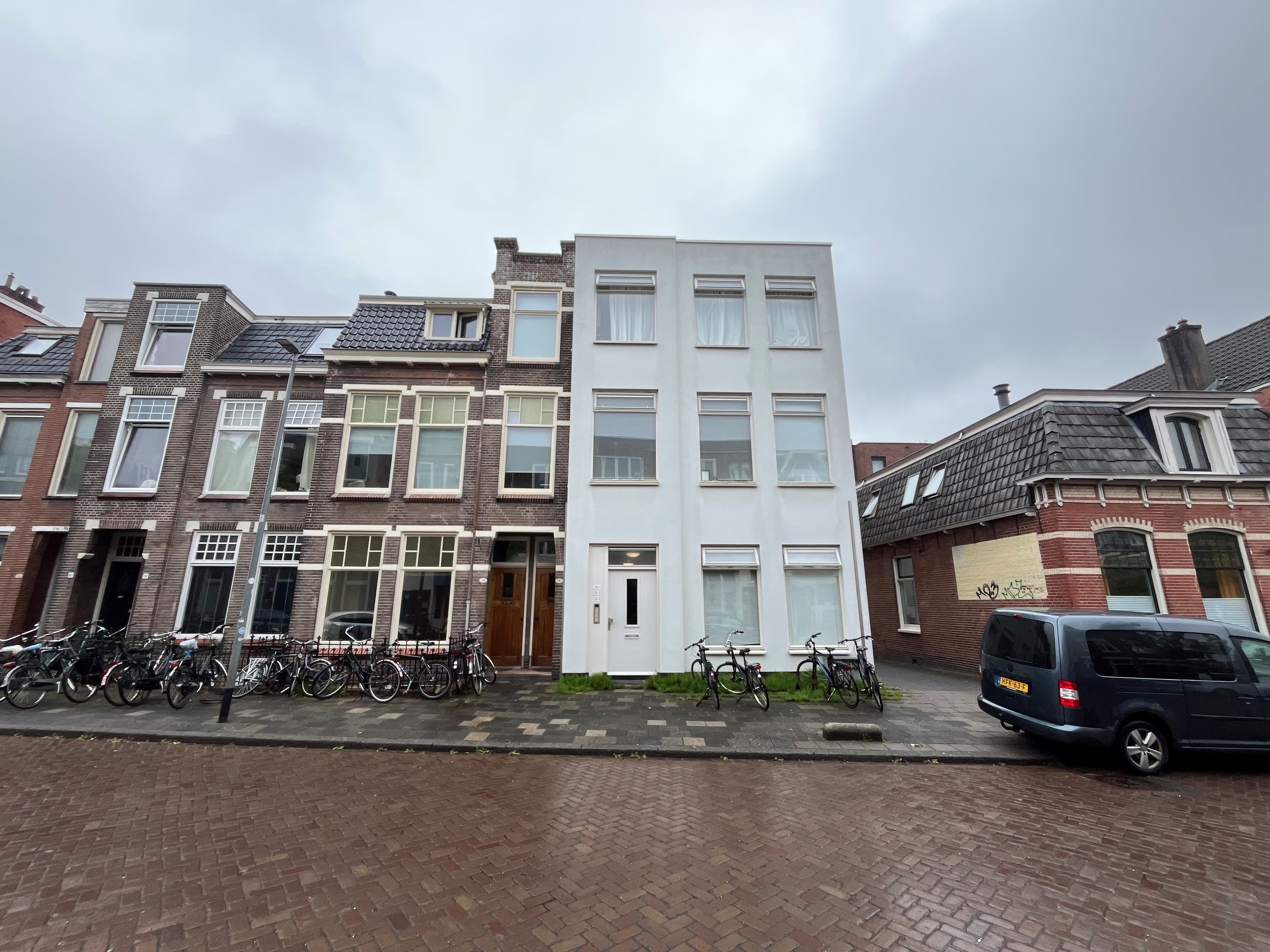 show all photos of Helper Oostsingel
