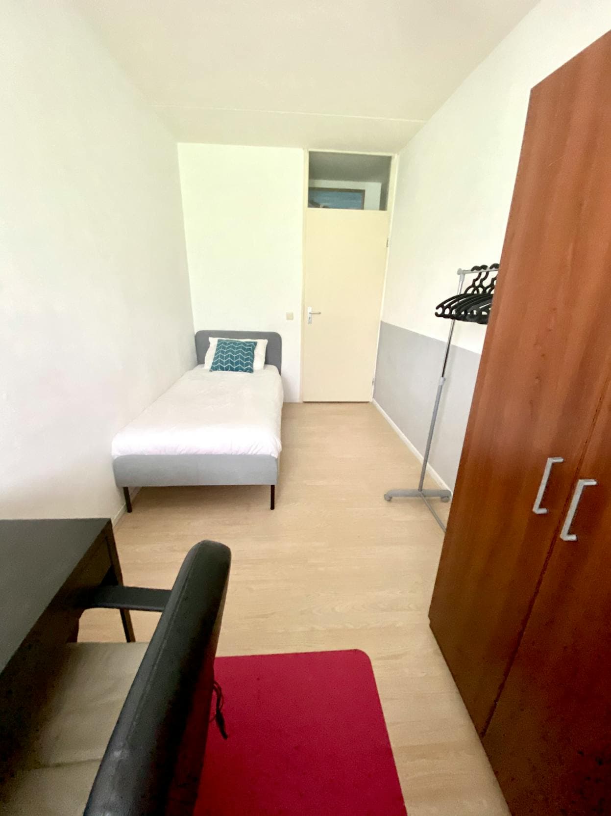 show all photos of Weena