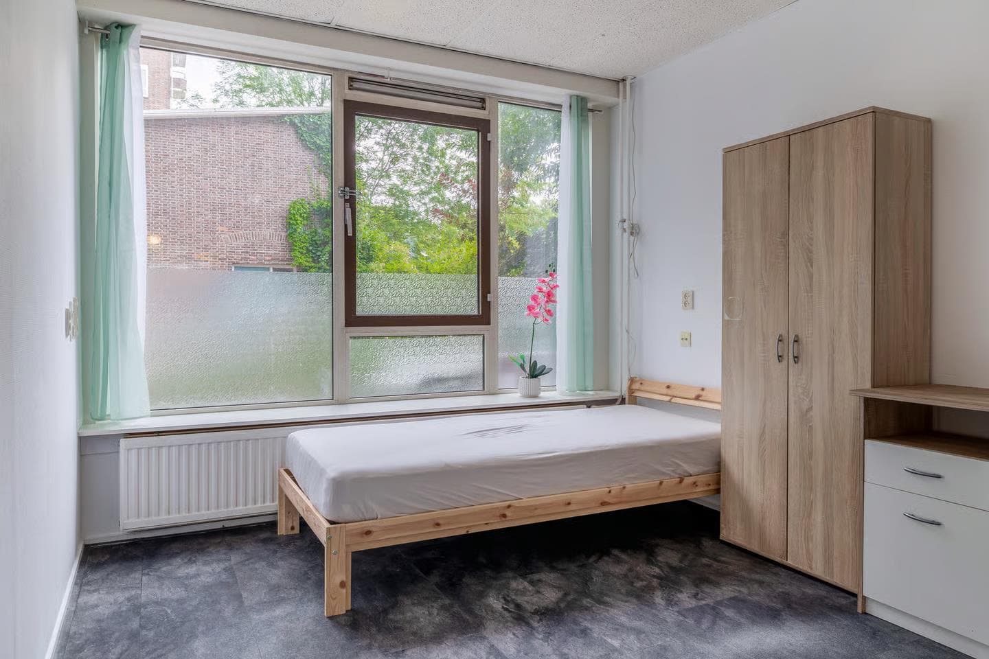 show all photos of Burgemeester Gijsenlaan
