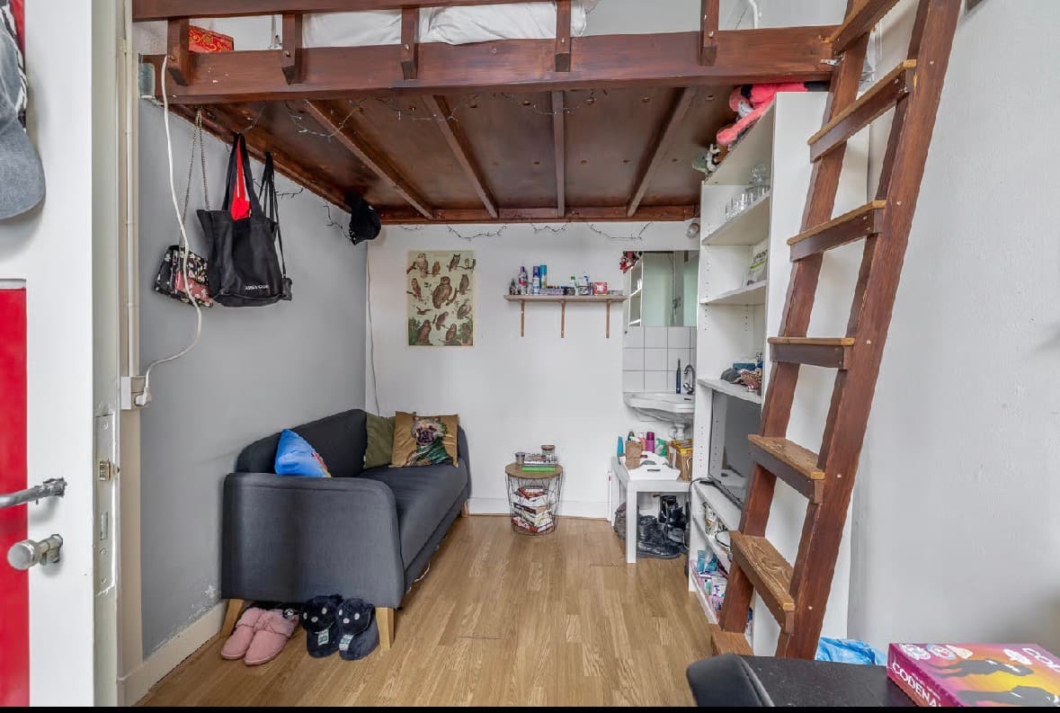 show all photos of Sportstraat