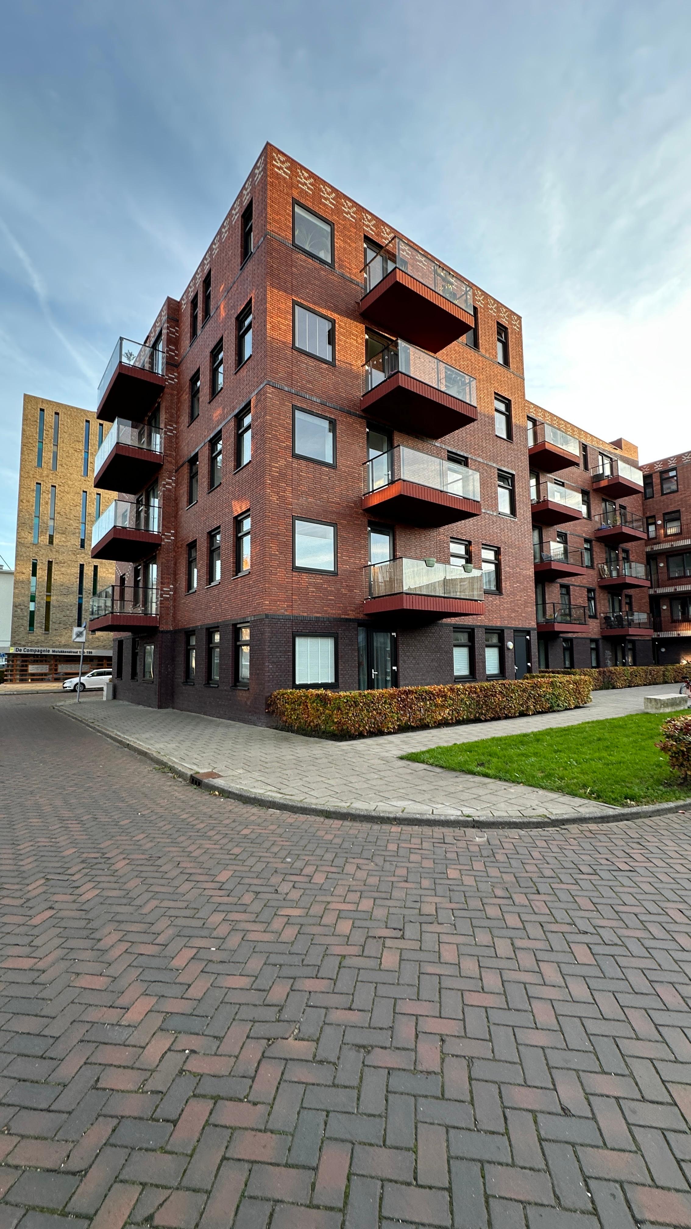 show all photos of Molukkenstraat