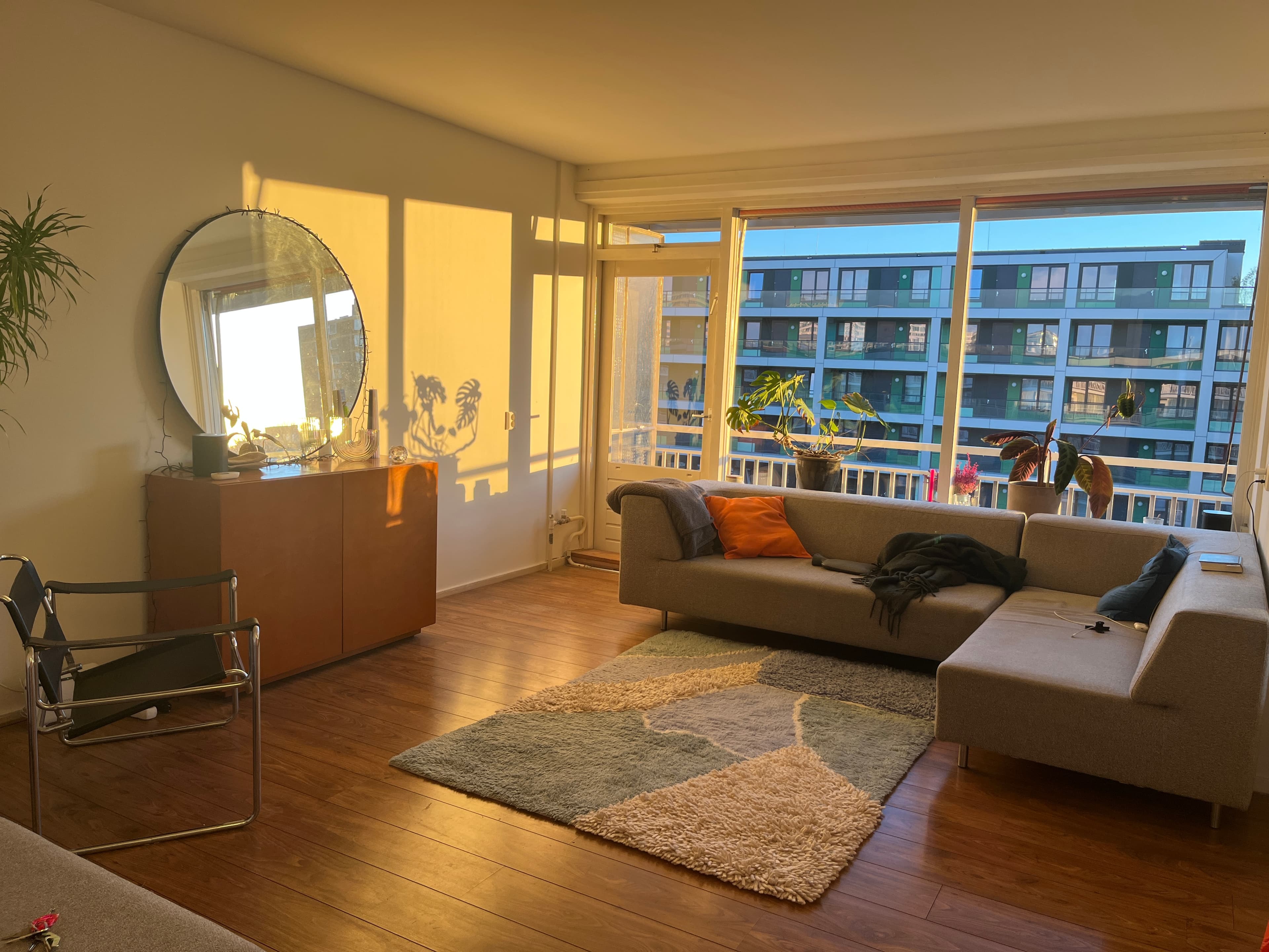 show all photos of Overschiestraat