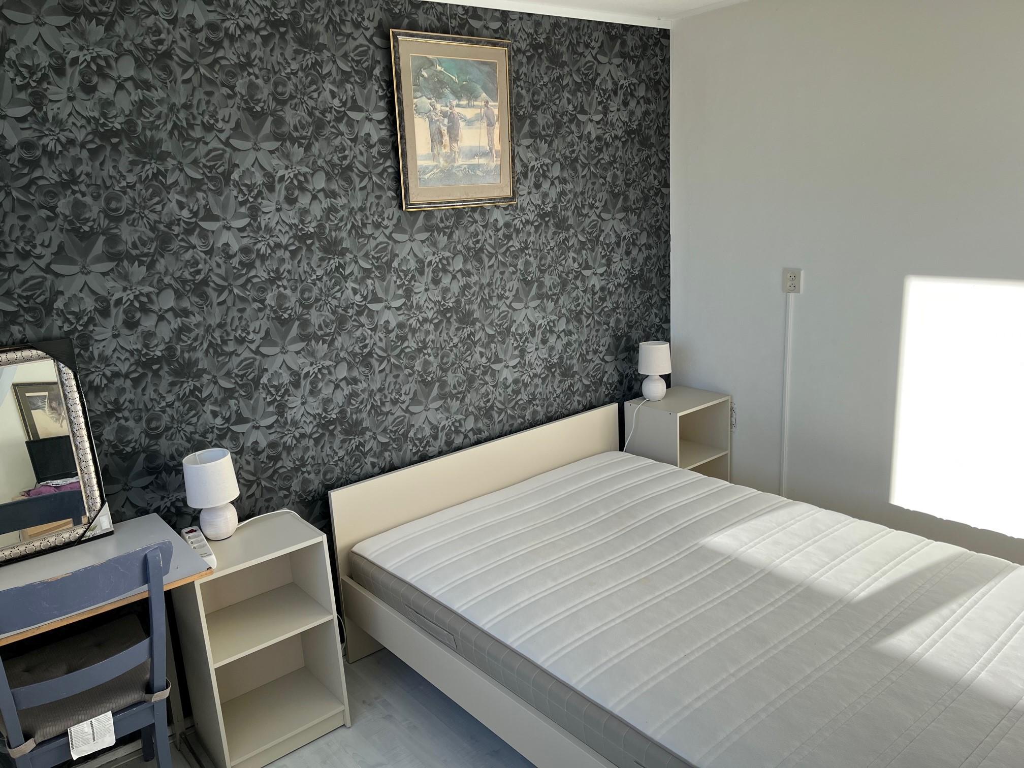 show all photos of Weegbree