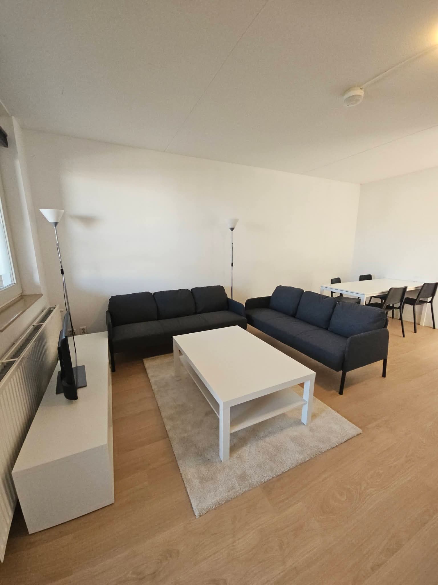 show all photos of Renier Nafzgerstraat