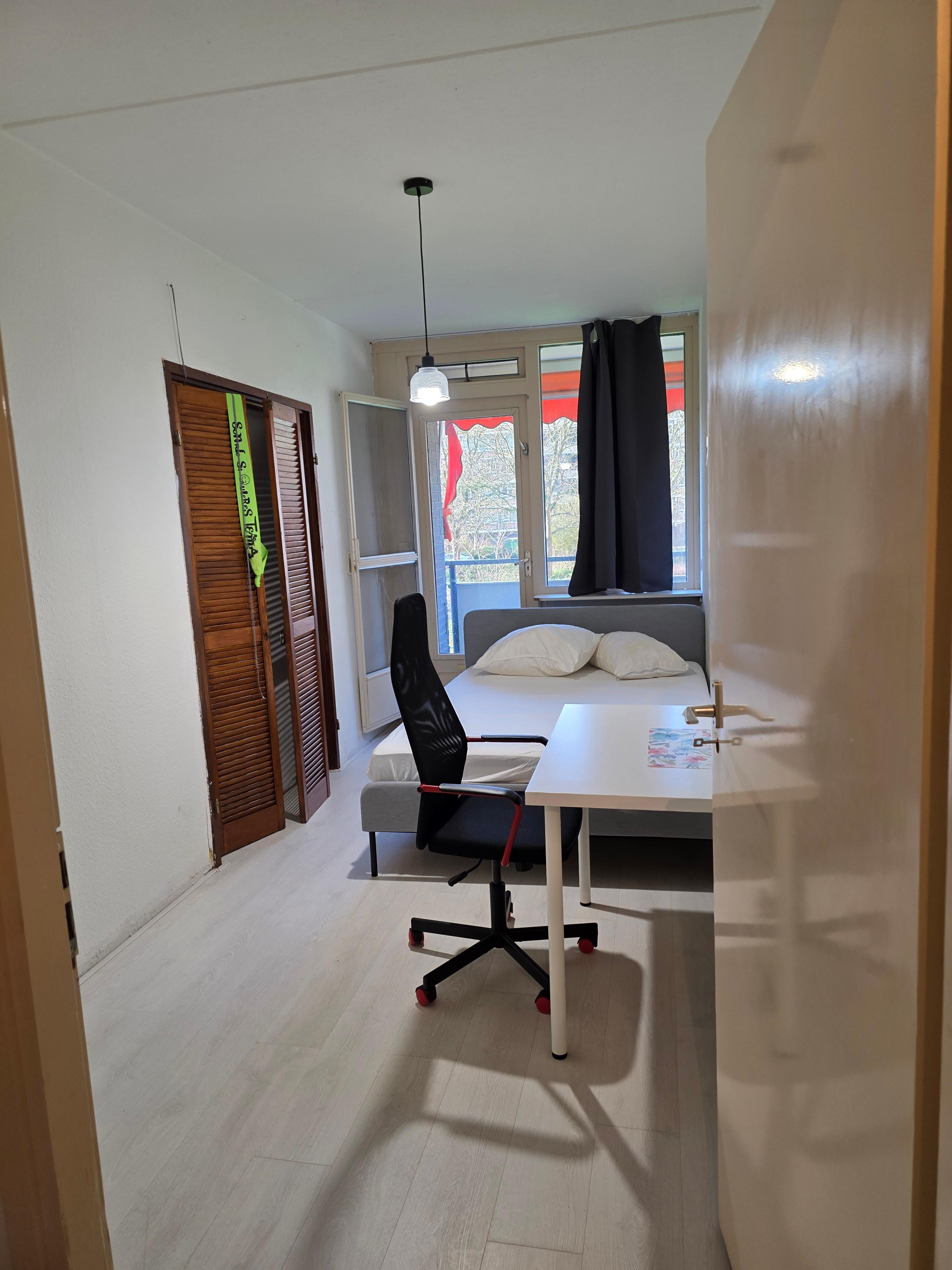 show all photos of Martin Luther Kinglaan