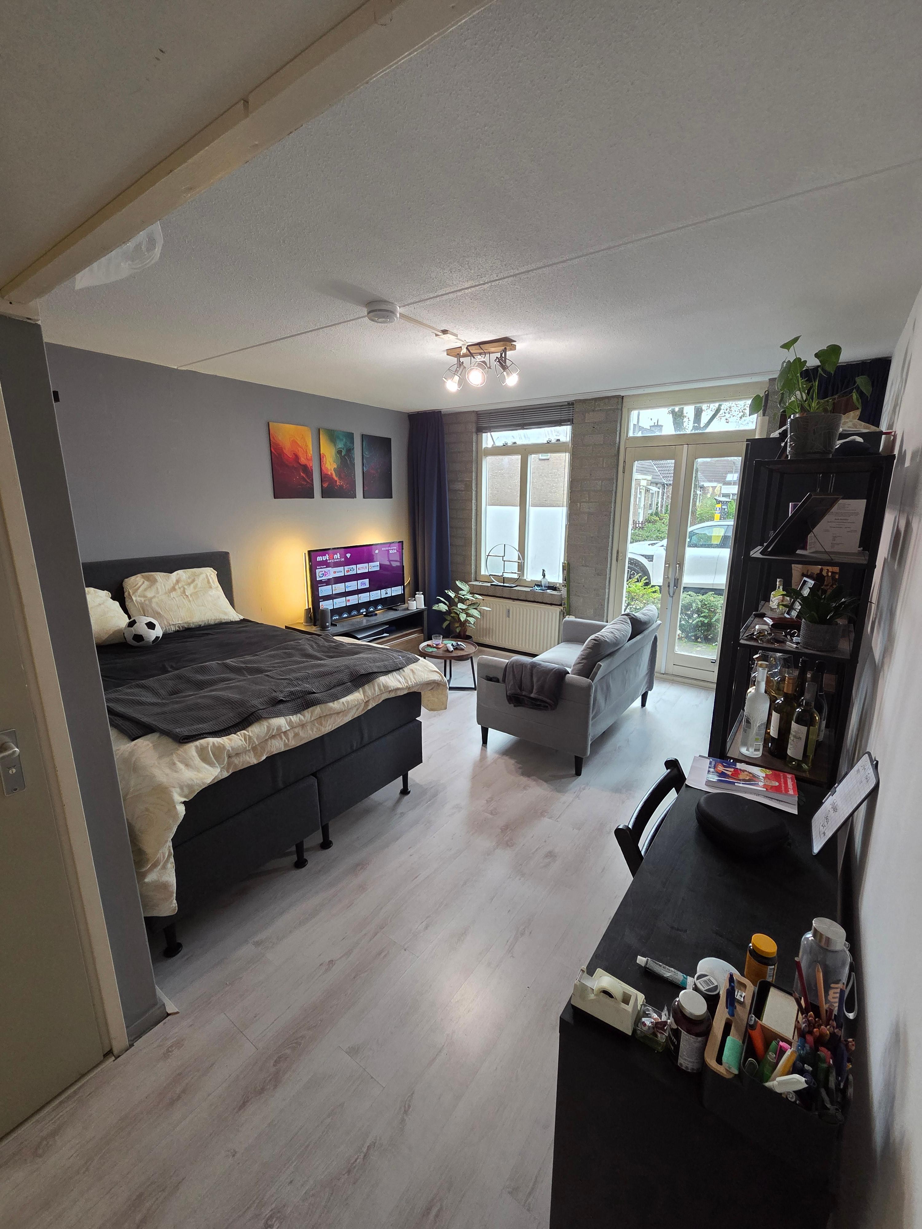 show all photos of Mina Krusemanstraat