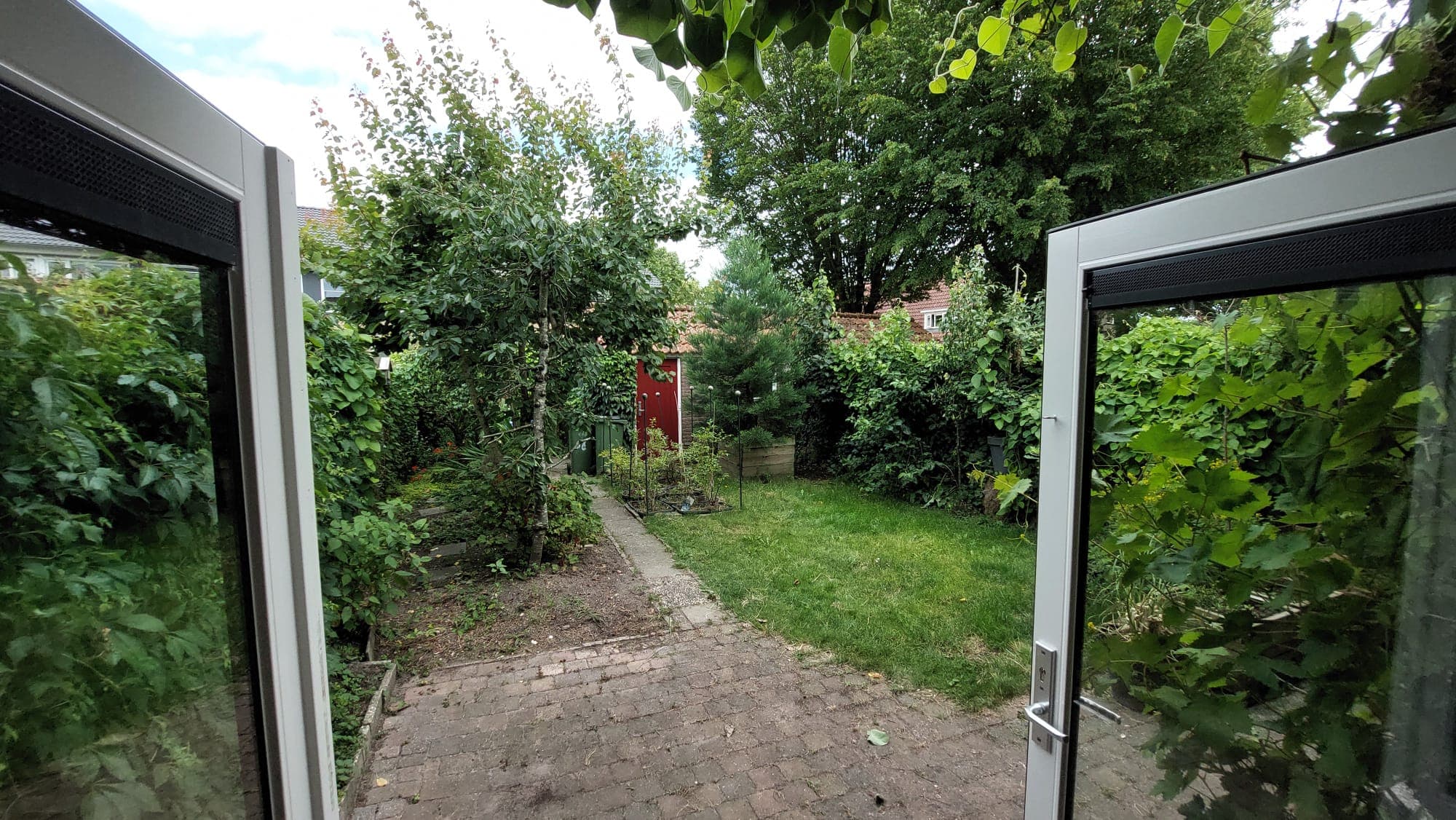 show all photos of Van Uvenweg