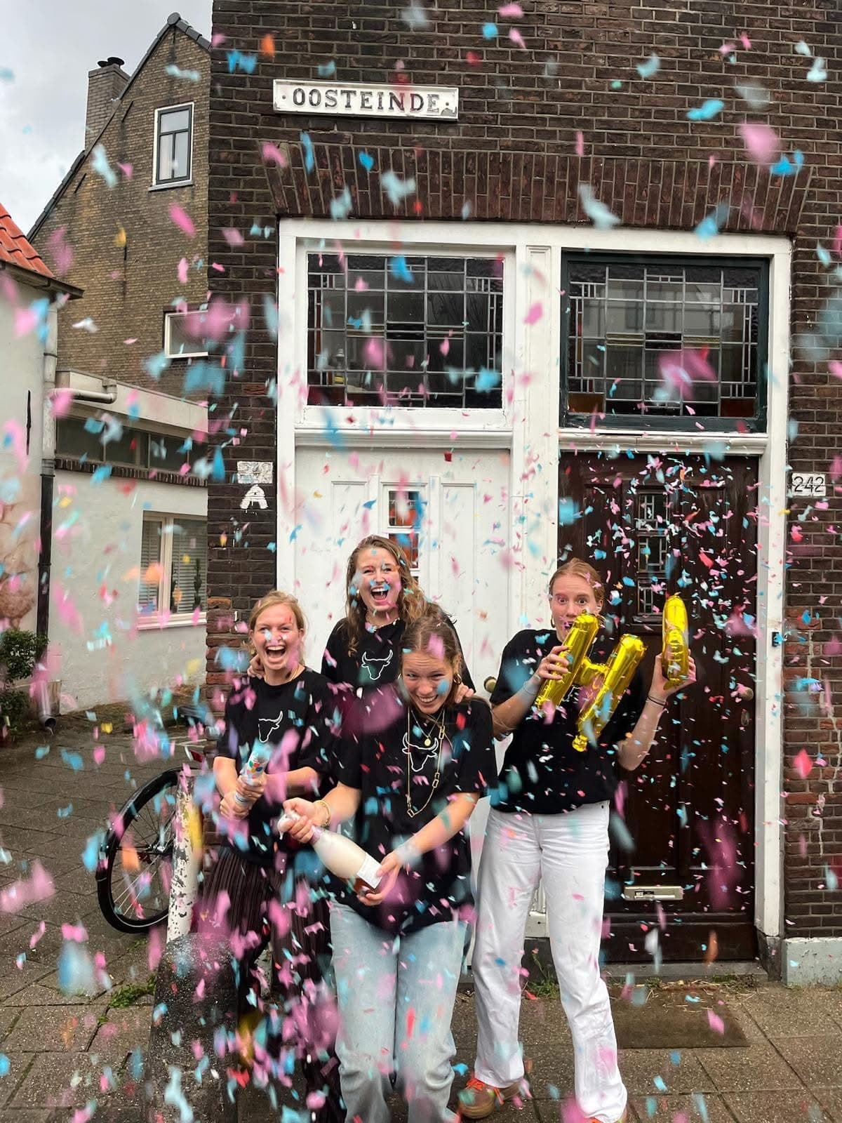 show all photos of Oosteinde