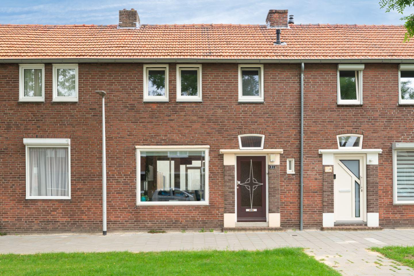 show all photos of Henri Jonasstraat
