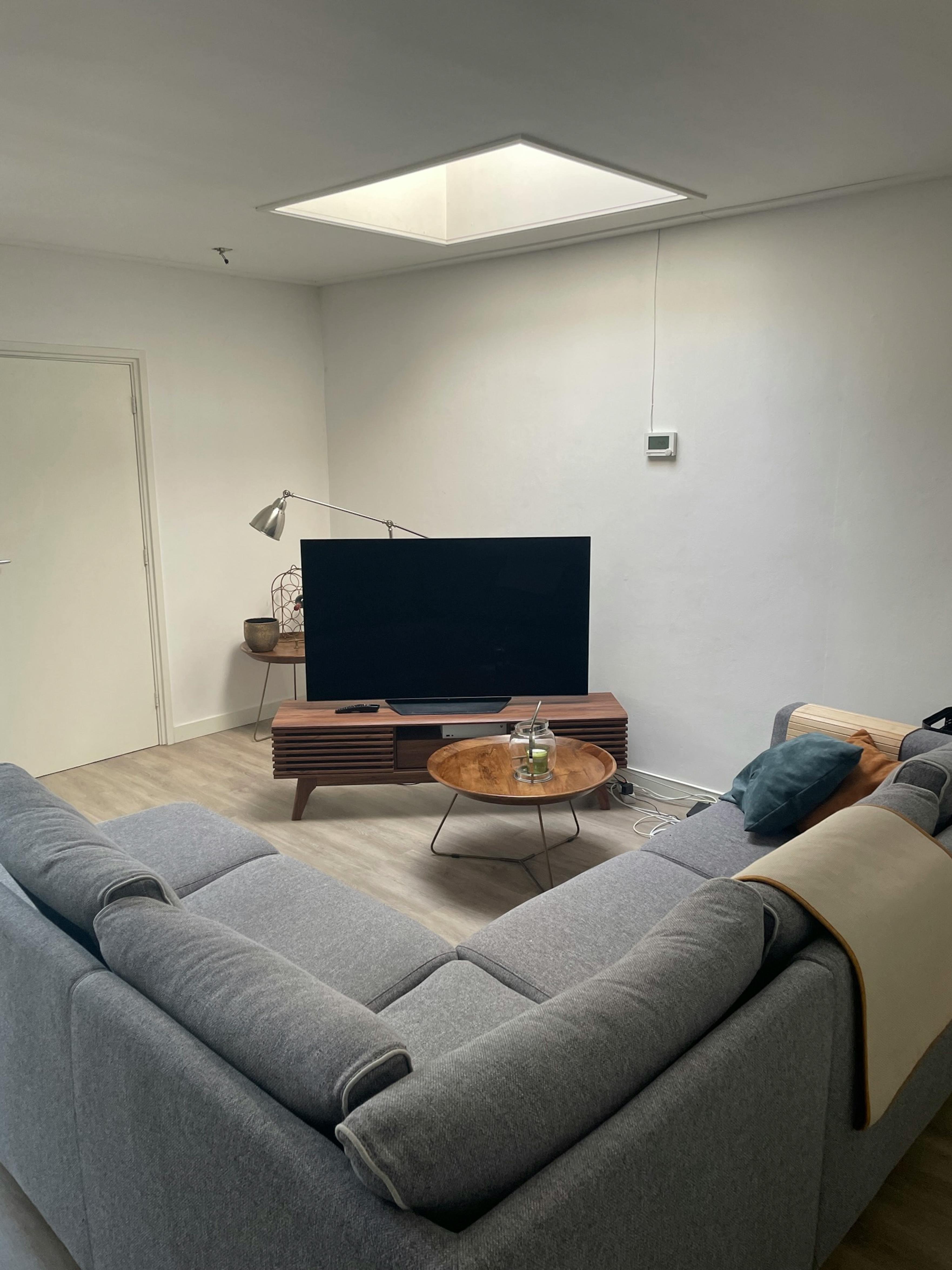 show all photos of Scharlo