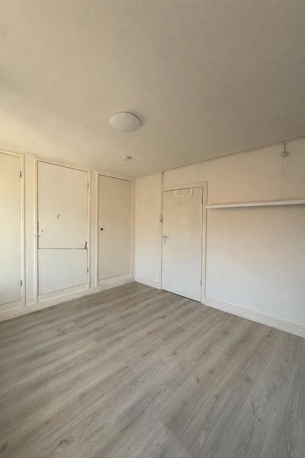 show all photos of Borneostraat