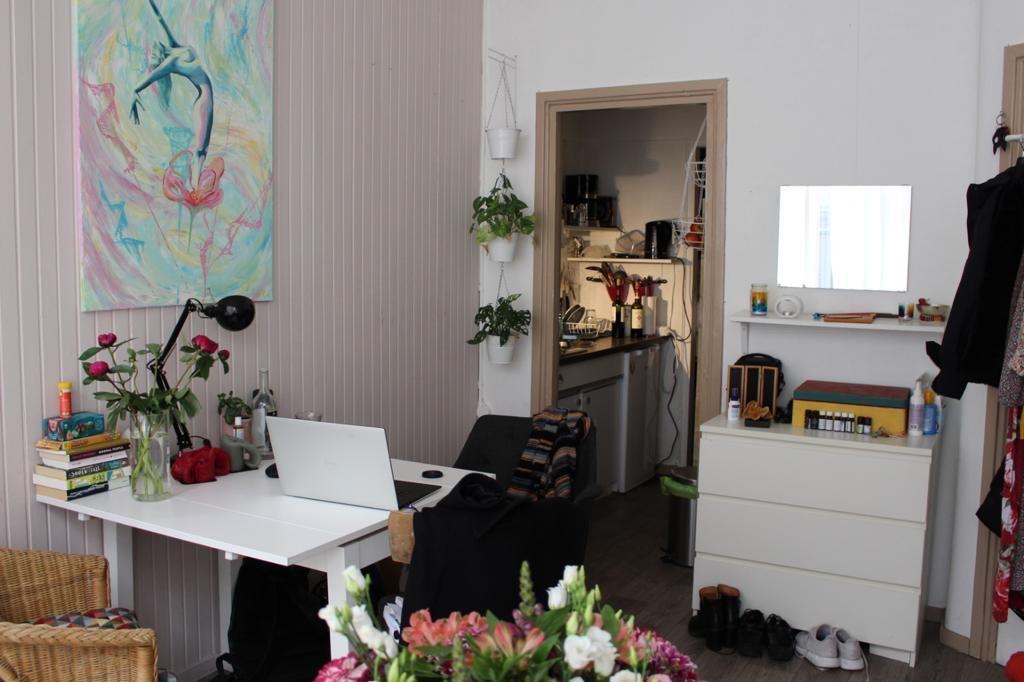 show all photos of Haarlemmerstraat