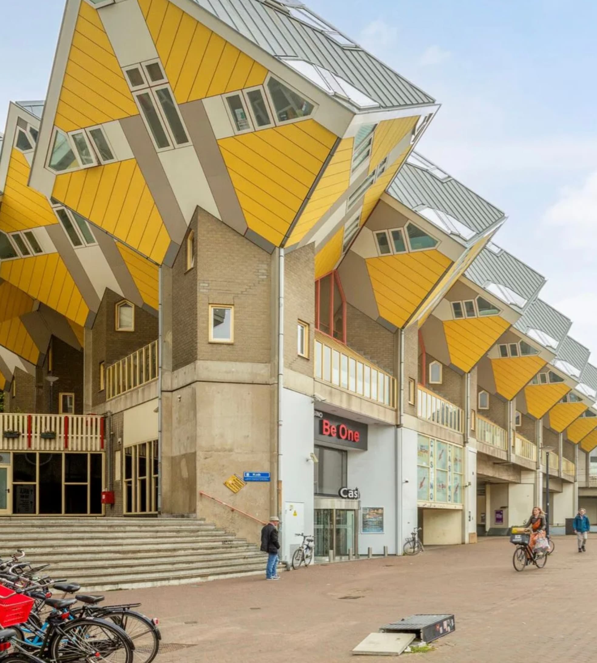 show all photos of Overblaak