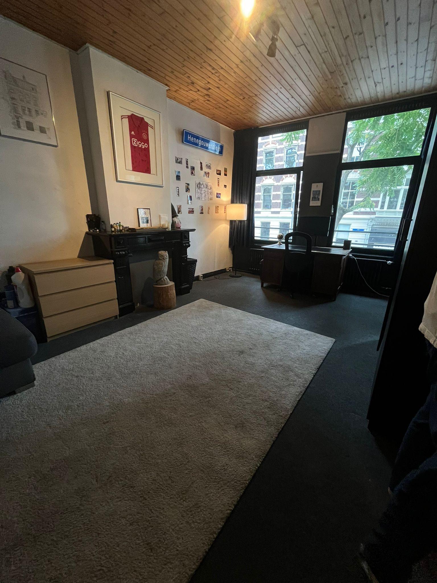 show all photos of Van Vollenhovenstraat