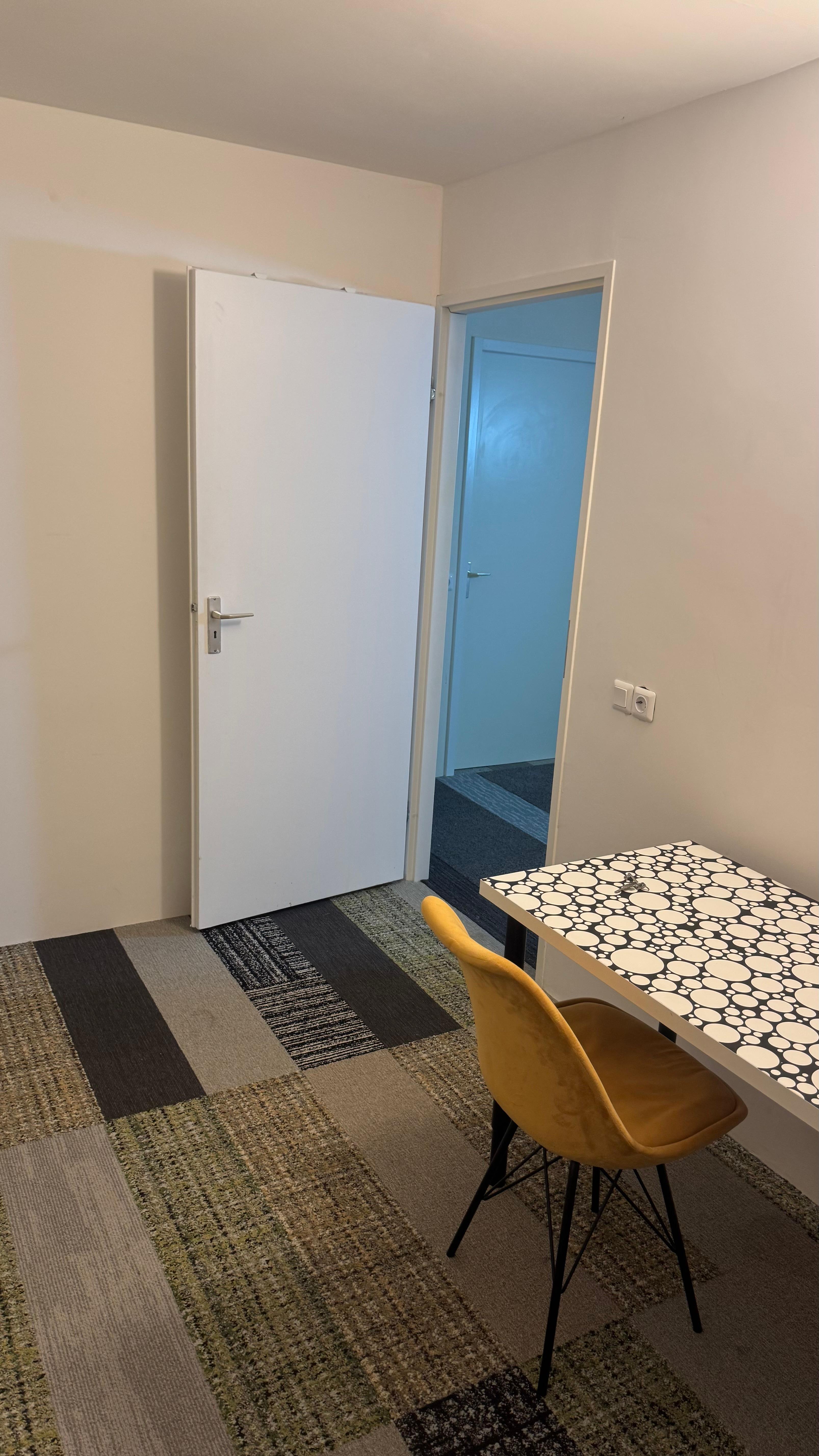 show all photos of Floris Burgwal