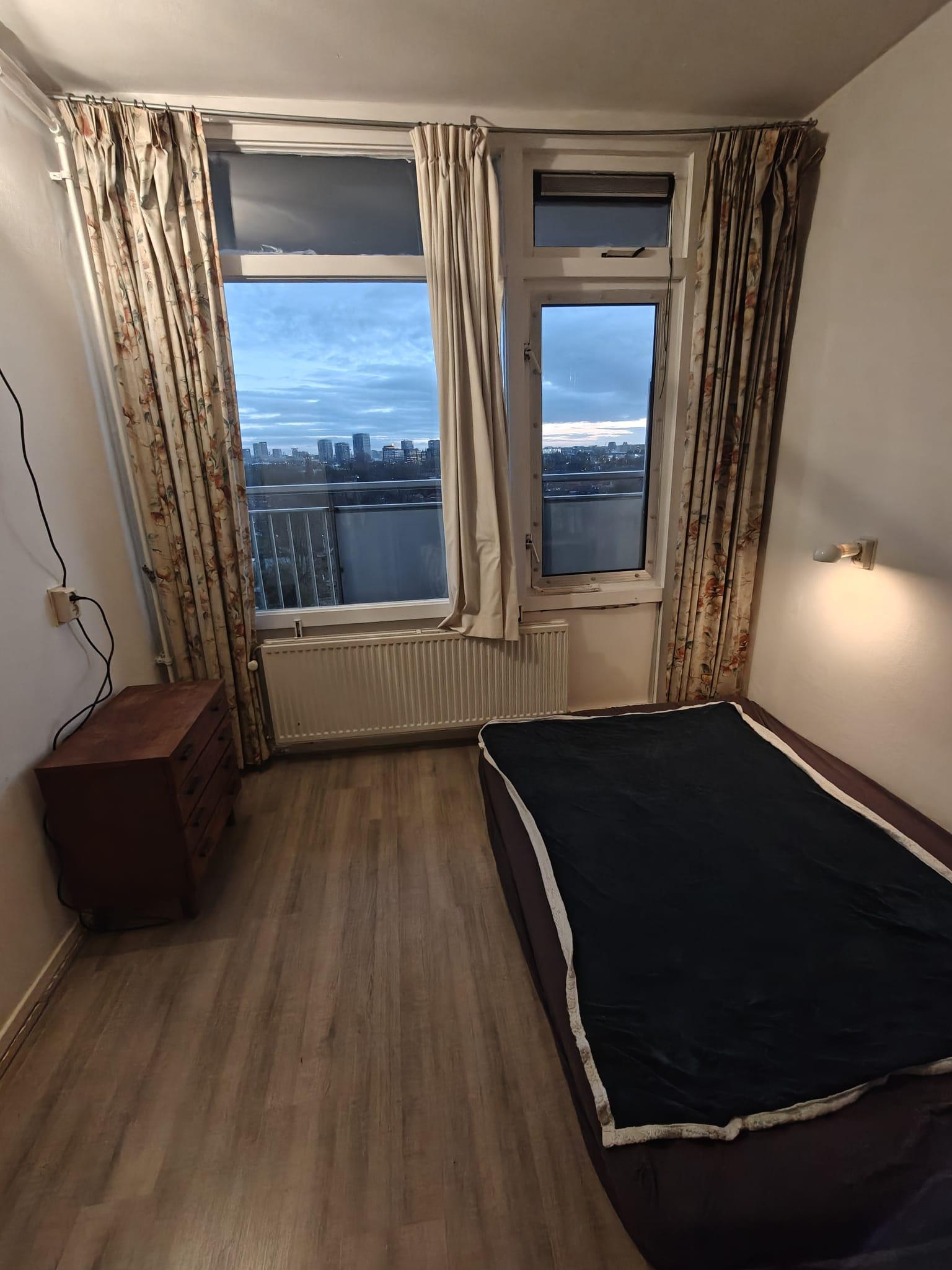 show all photos of Tjasker