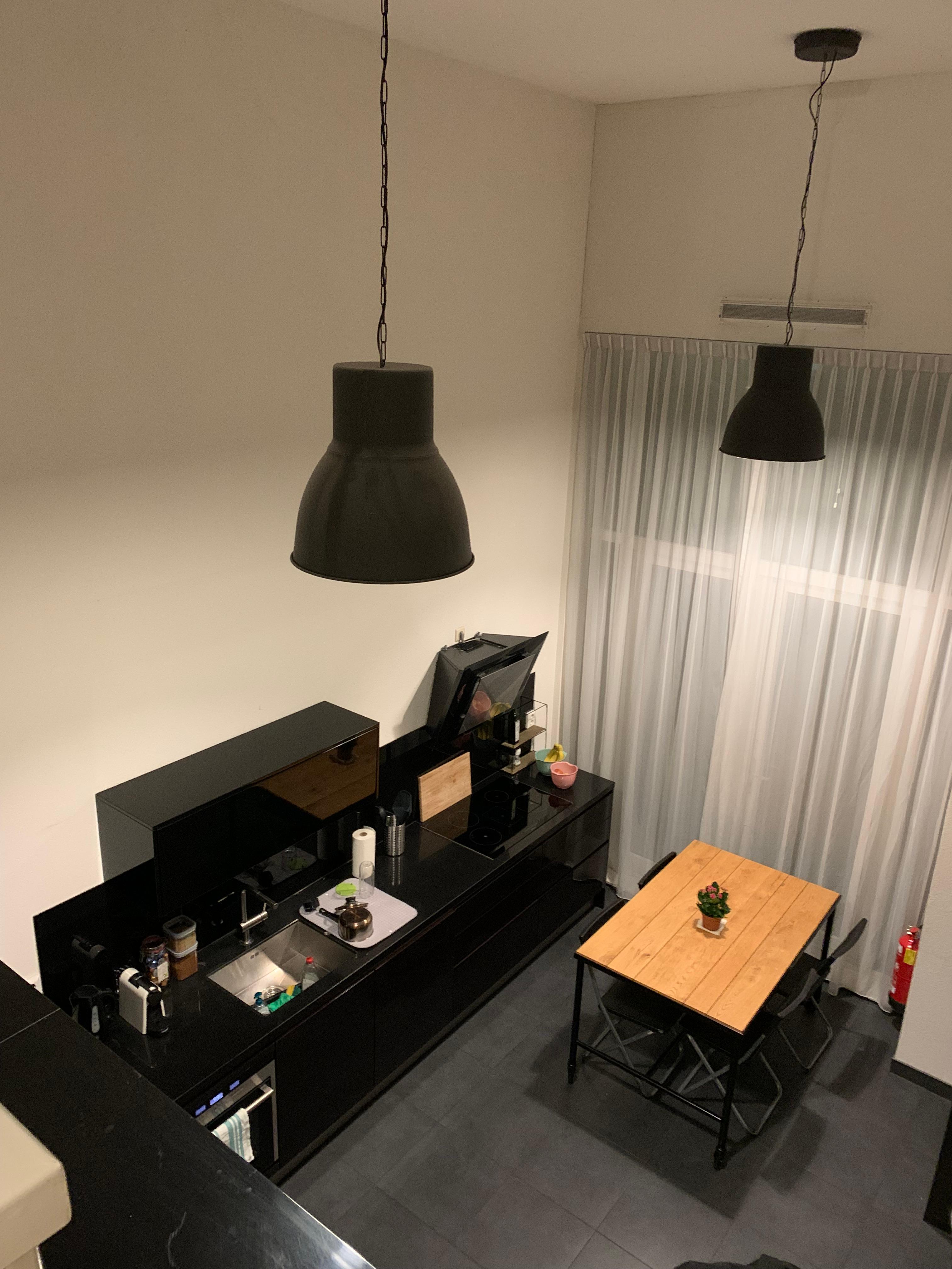 show all photos of Geer Ban