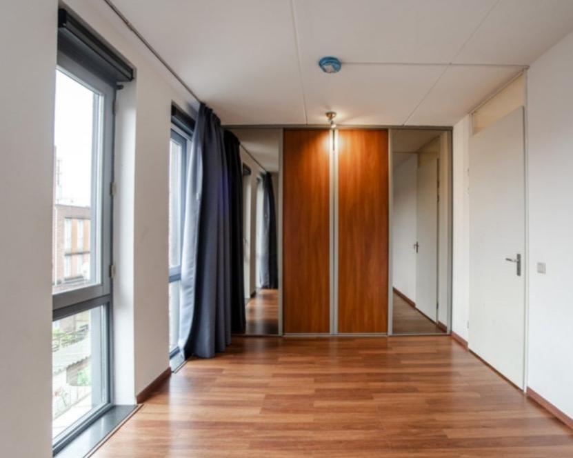 show all photos of Pieter Postsingel