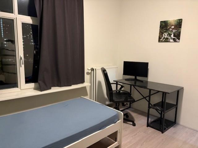 show all photos of Laakkade