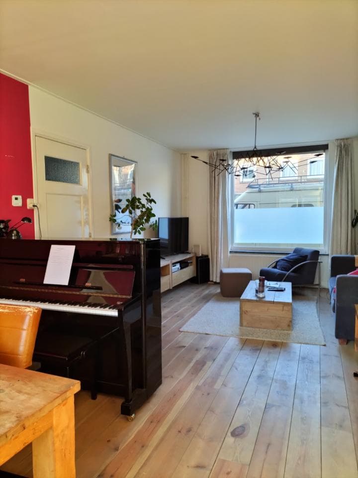 show all photos of Rembrandtstraat