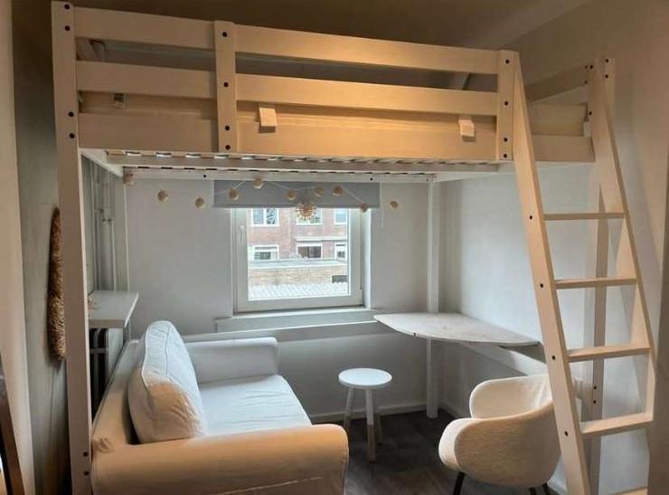 show all photos of Zevenbergenstraat