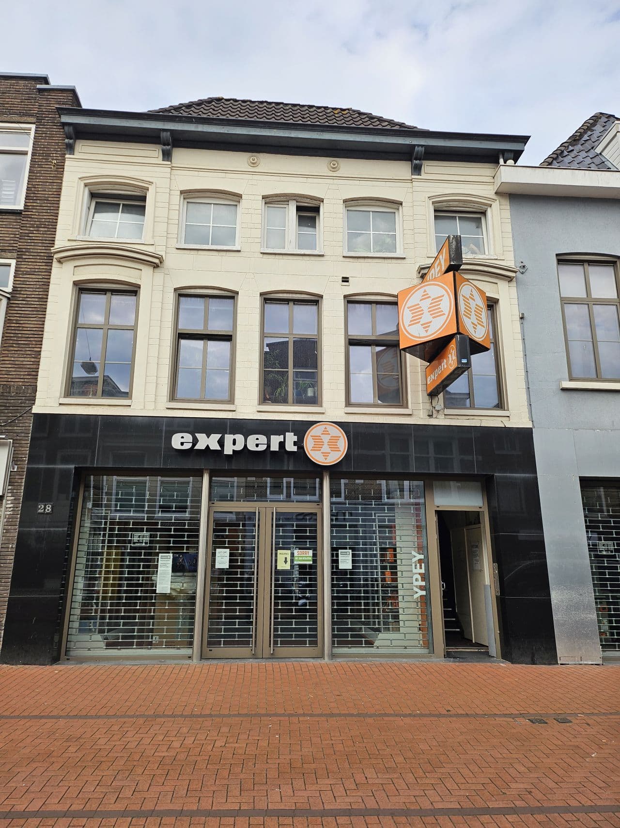 show all photos of Nieuwe Ebbingestraat