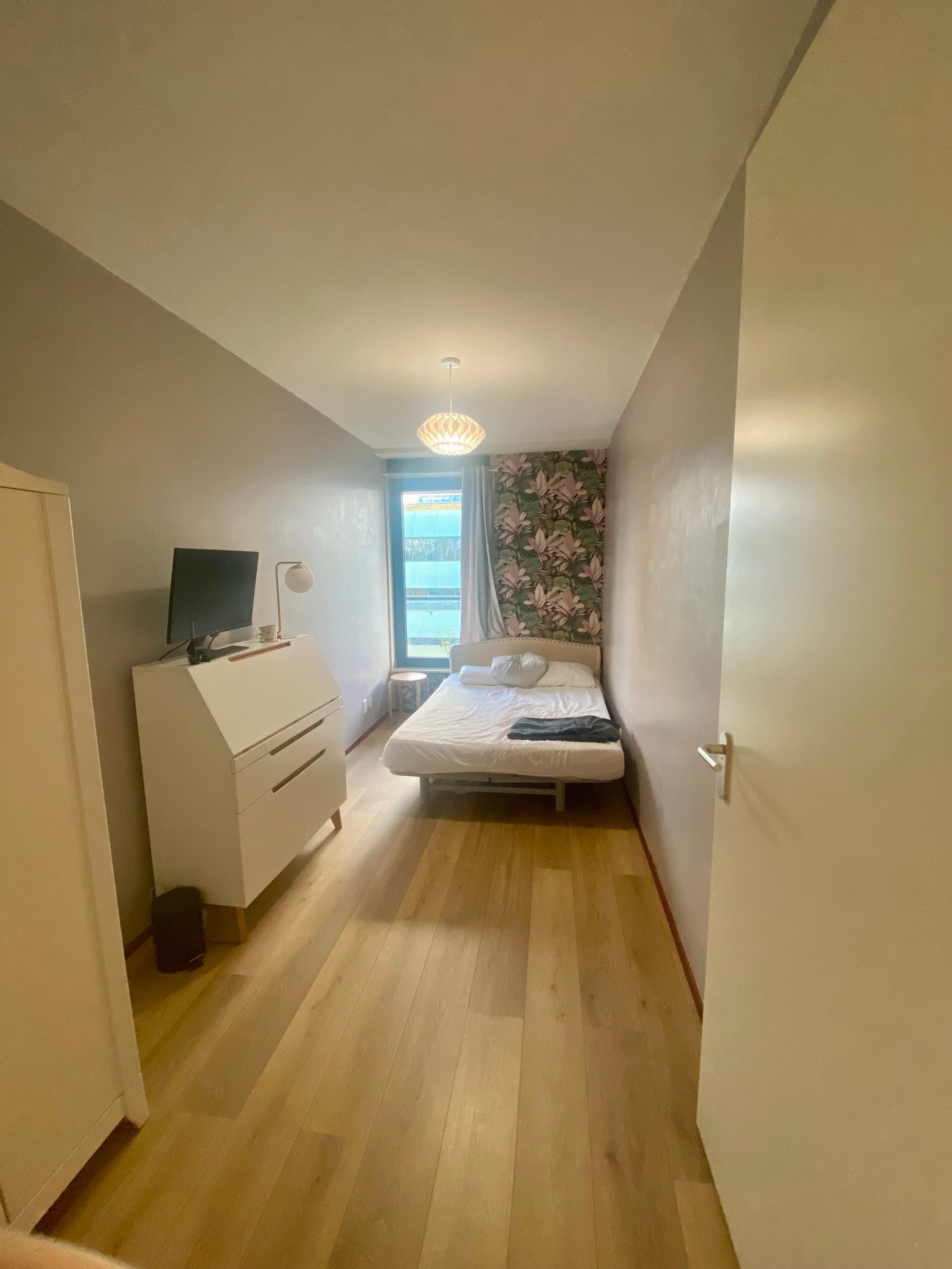 show all photos of Carolina MacGillavrylaan